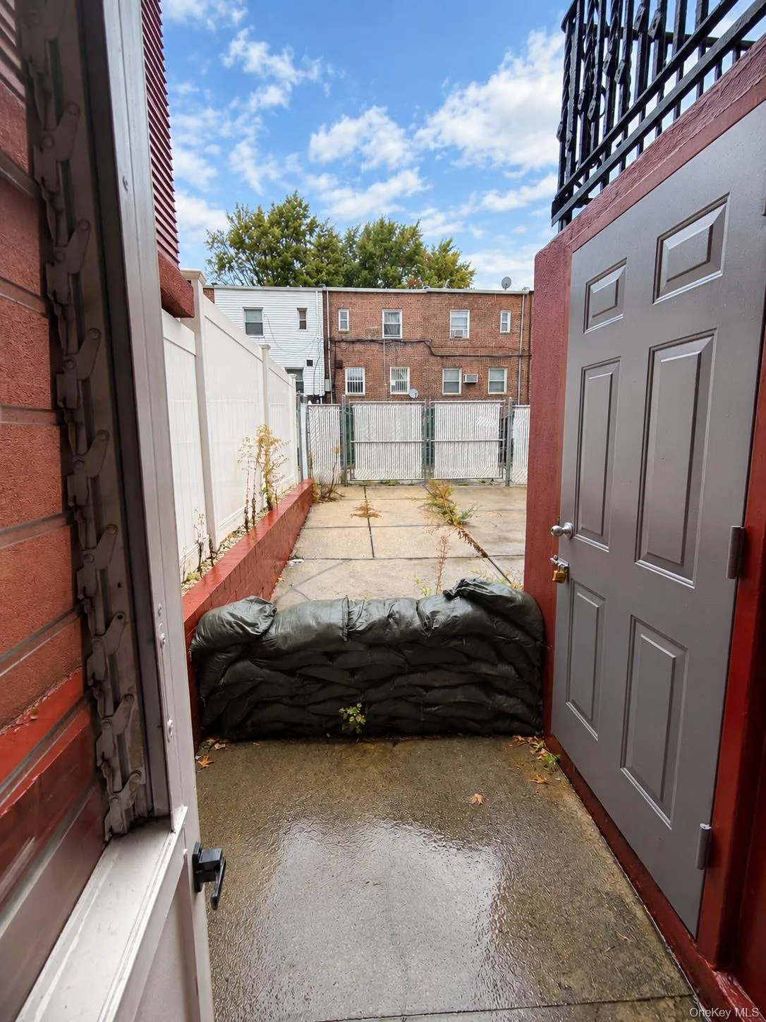 107 Branton Street, New York, NY, 2 Bedrooms Bedrooms, 6 Rooms Rooms,1 BathroomBathrooms,Residential,For Rent,Branton,0,1062846 107 Branton Street, New York, NY, 2 Bedrooms Bedrooms, 6 Rooms Rooms,1 BathroomBathrooms,Residential,For Rent,Branton,0,1062846