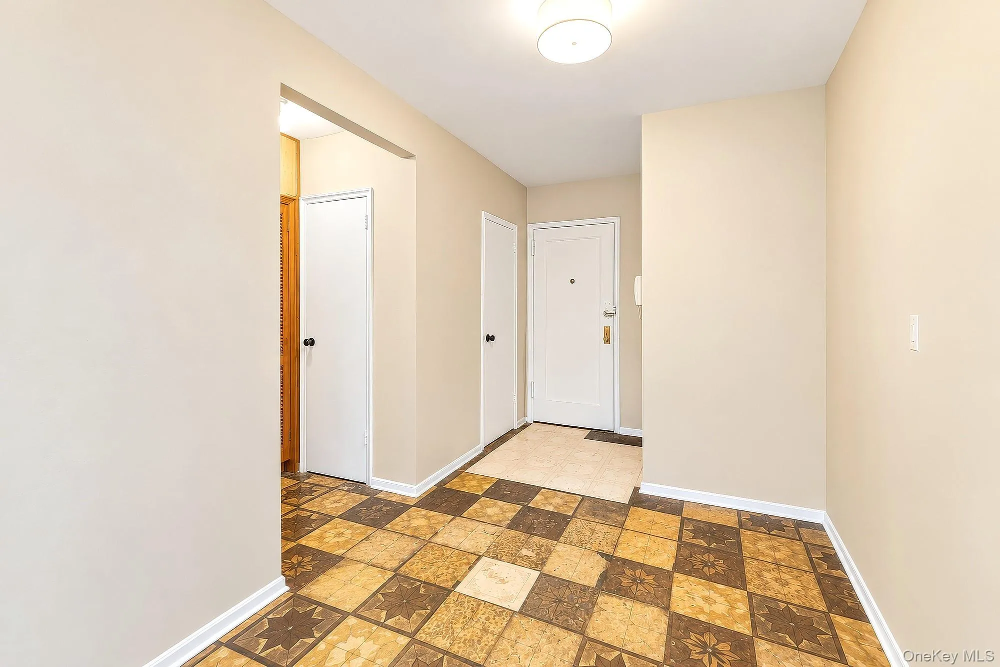Entry and foyer Entry and foyer