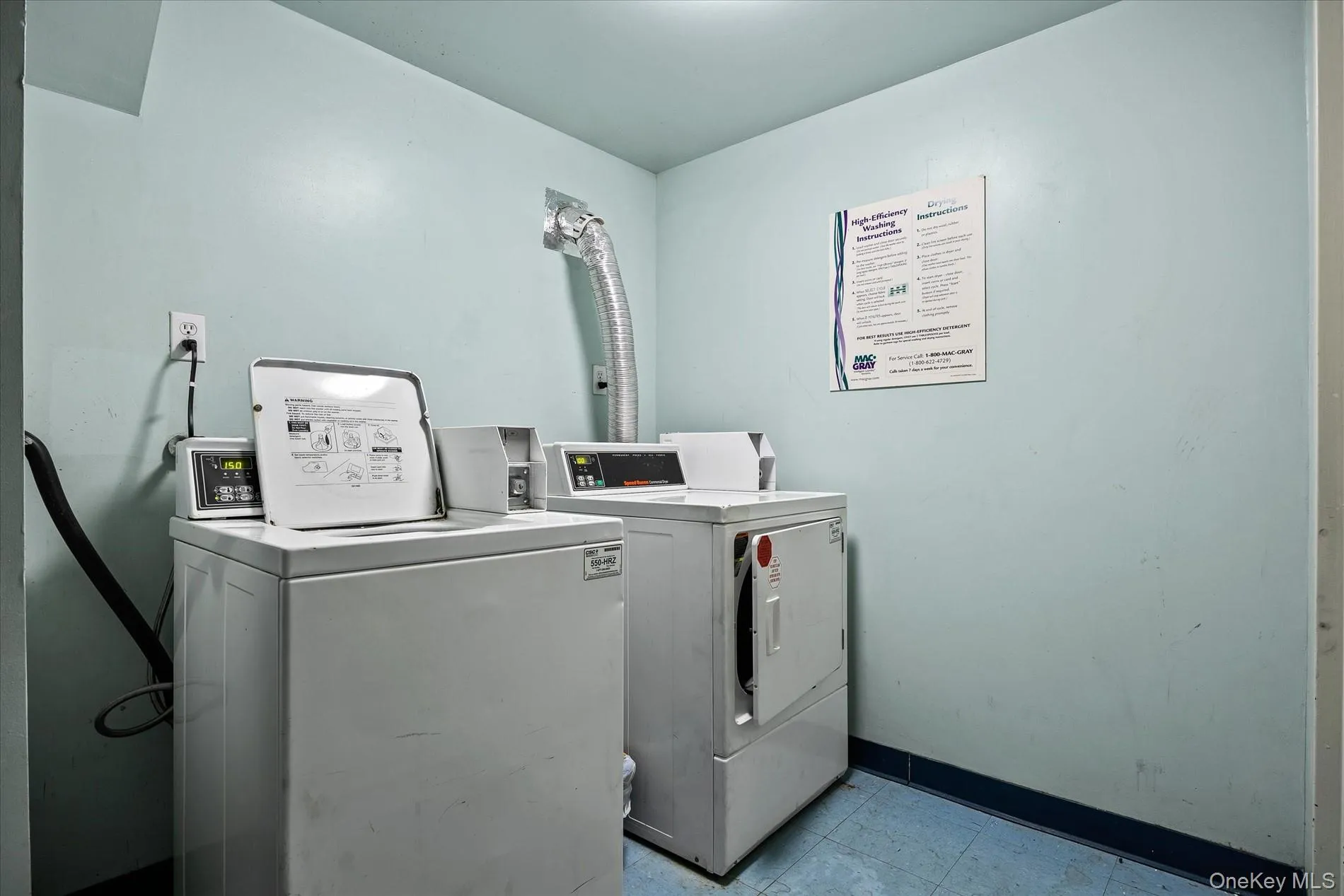 2120 Greene Avenue, New York, NY, 3 Bedrooms Bedrooms, 4 Rooms Rooms,1 BathroomBathrooms,Residential,For Rent,Greene,0,1062864 2120 Greene Avenue, New York, NY, 3 Bedrooms Bedrooms, 4 Rooms Rooms,1 BathroomBathrooms,Residential,For Rent,Greene,0,1062864