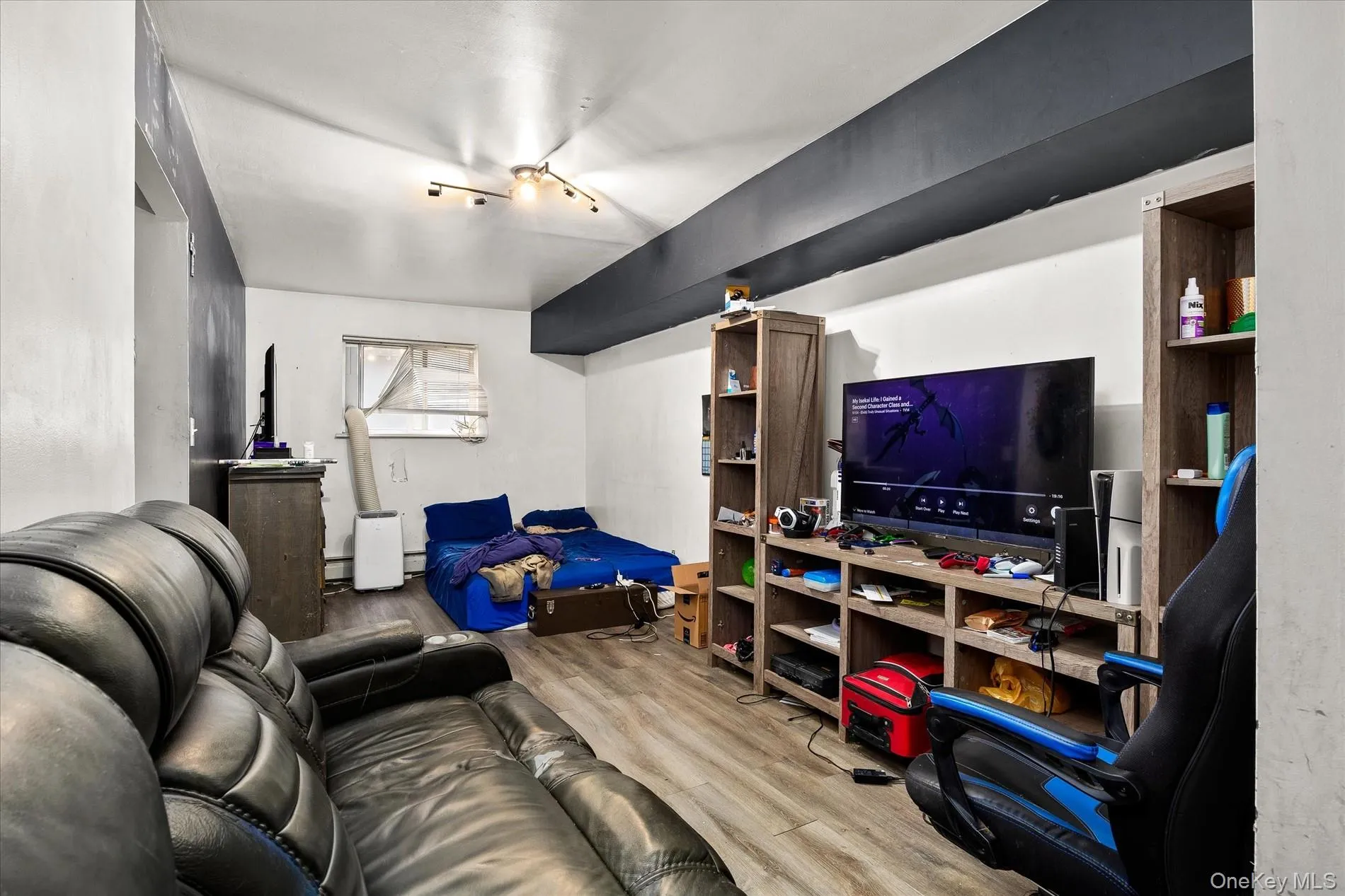 2120 Greene Avenue, New York, NY, 3 Bedrooms Bedrooms, 4 Rooms Rooms,1 BathroomBathrooms,Residential,For Rent,Greene,0,1062864 2120 Greene Avenue, New York, NY, 3 Bedrooms Bedrooms, 4 Rooms Rooms,1 BathroomBathrooms,Residential,For Rent,Greene,0,1062864