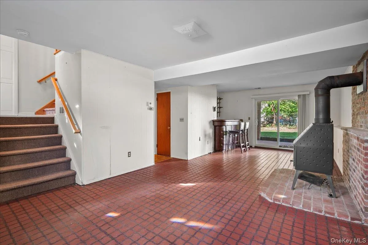 1 Daisy Court, Clarkstown, NY, 4 Bedrooms Bedrooms, 8 Rooms Rooms,2 BathroomsBathrooms,Residential,For Rent,Daisy,0,1062867 1 Daisy Court, Clarkstown, NY, 4 Bedrooms Bedrooms, 8 Rooms Rooms,2 BathroomsBathrooms,Residential,For Rent,Daisy,0,1062867