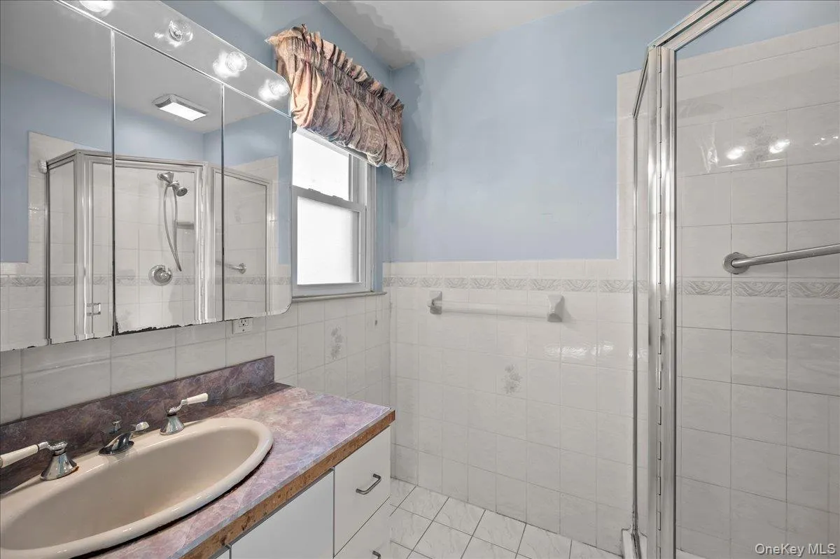 1 Daisy Court, Clarkstown, NY, 4 Bedrooms Bedrooms, 8 Rooms Rooms,2 BathroomsBathrooms,Residential,For Rent,Daisy,0,1062867 1 Daisy Court, Clarkstown, NY, 4 Bedrooms Bedrooms, 8 Rooms Rooms,2 BathroomsBathrooms,Residential,For Rent,Daisy,0,1062867