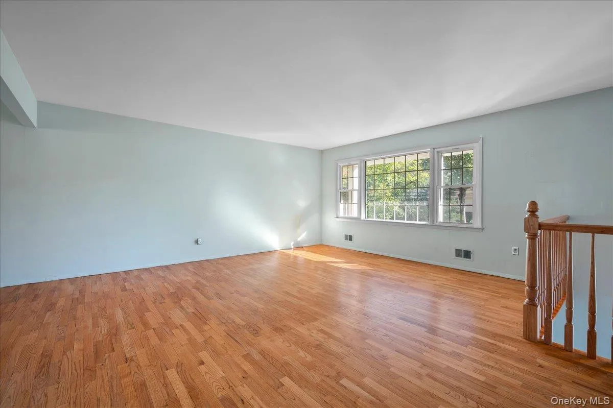 1 Daisy Court, Clarkstown, NY, 4 Bedrooms Bedrooms, 8 Rooms Rooms,2 BathroomsBathrooms,Residential,For Rent,Daisy,0,1062867 1 Daisy Court, Clarkstown, NY, 4 Bedrooms Bedrooms, 8 Rooms Rooms,2 BathroomsBathrooms,Residential,For Rent,Daisy,0,1062867