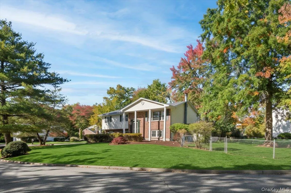 1 Daisy Court, Clarkstown, NY, 4 Bedrooms Bedrooms, 8 Rooms Rooms,2 BathroomsBathrooms,Residential,For Rent,Daisy,0,1062867 1 Daisy Court, Clarkstown, NY, 4 Bedrooms Bedrooms, 8 Rooms Rooms,2 BathroomsBathrooms,Residential,For Rent,Daisy,0,1062867