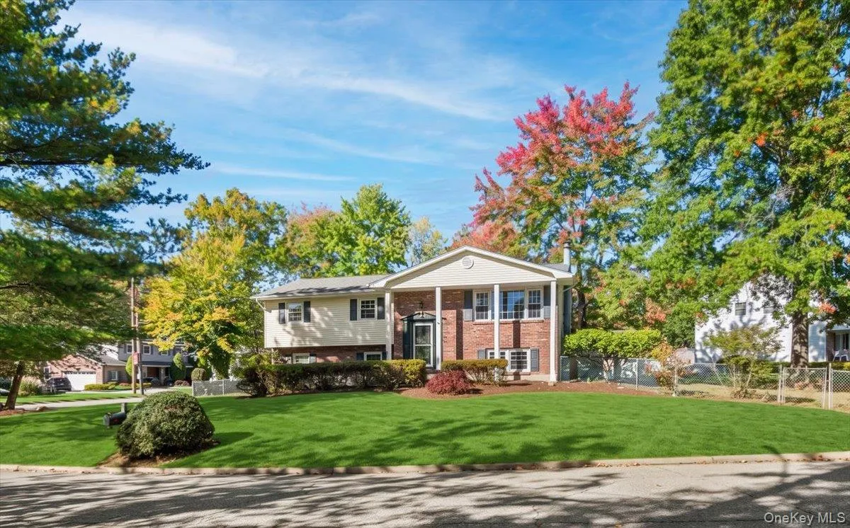 1 Daisy Court, Clarkstown, NY, 4 Bedrooms Bedrooms, 8 Rooms Rooms,2 BathroomsBathrooms,Residential,For Rent,Daisy,0,1062867 1 Daisy Court, Clarkstown, NY, 4 Bedrooms Bedrooms, 8 Rooms Rooms,2 BathroomsBathrooms,Residential,For Rent,Daisy,0,1062867