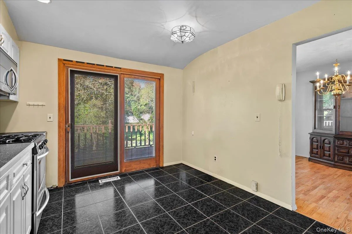 1 Daisy Court, Clarkstown, NY, 4 Bedrooms Bedrooms, 8 Rooms Rooms,2 BathroomsBathrooms,Residential,For Rent,Daisy,0,1062867 1 Daisy Court, Clarkstown, NY, 4 Bedrooms Bedrooms, 8 Rooms Rooms,2 BathroomsBathrooms,Residential,For Rent,Daisy,0,1062867