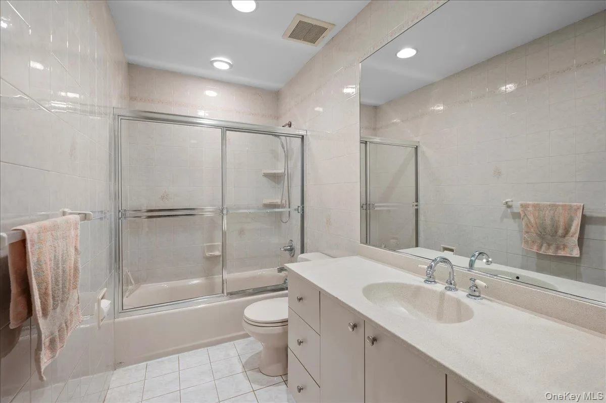 1 Daisy Court, Clarkstown, NY, 4 Bedrooms Bedrooms, 8 Rooms Rooms,2 BathroomsBathrooms,Residential,For Rent,Daisy,0,1062867 1 Daisy Court, Clarkstown, NY, 4 Bedrooms Bedrooms, 8 Rooms Rooms,2 BathroomsBathrooms,Residential,For Rent,Daisy,0,1062867