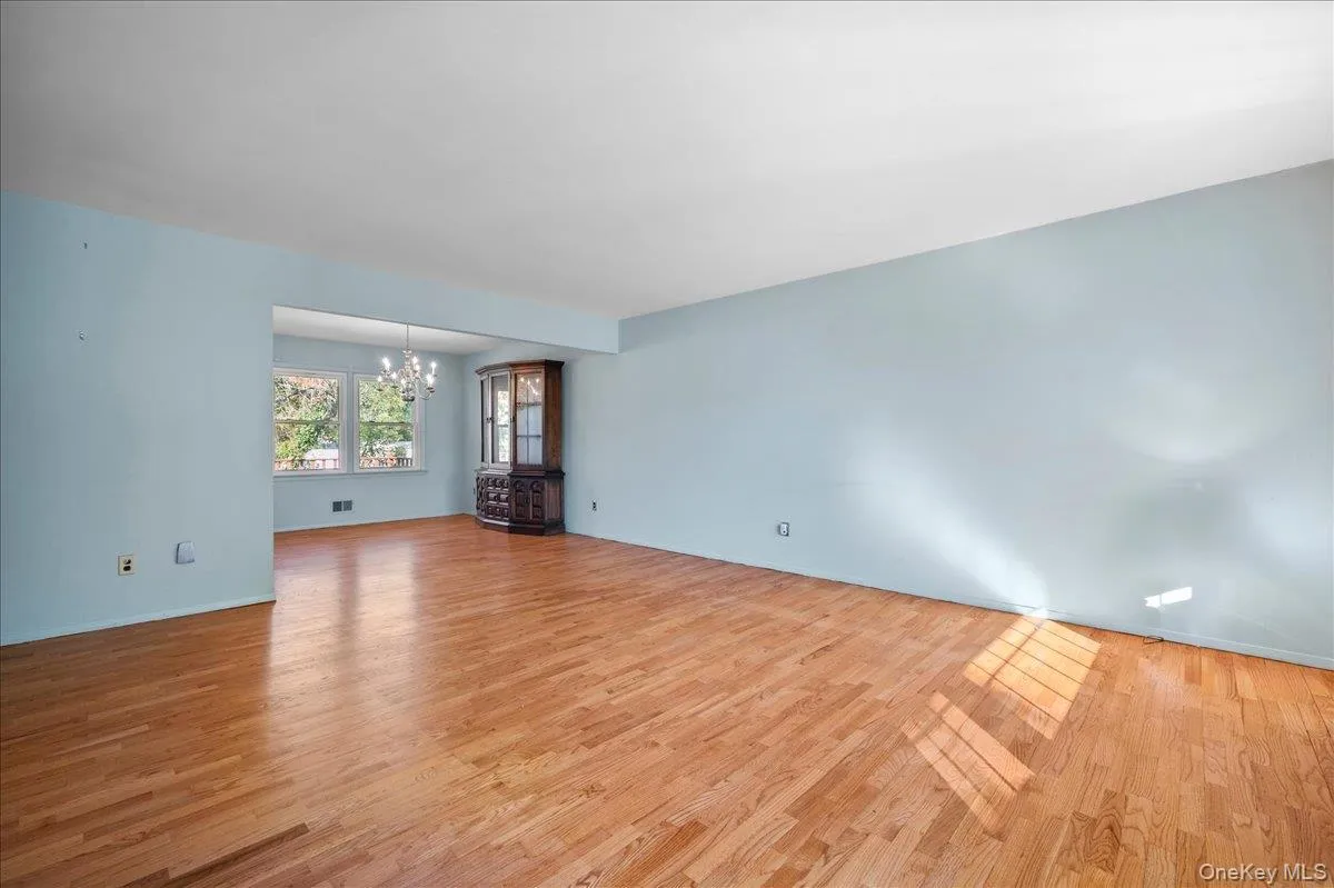 1 Daisy Court, Clarkstown, NY, 4 Bedrooms Bedrooms, 8 Rooms Rooms,2 BathroomsBathrooms,Residential,For Rent,Daisy,0,1062867 1 Daisy Court, Clarkstown, NY, 4 Bedrooms Bedrooms, 8 Rooms Rooms,2 BathroomsBathrooms,Residential,For Rent,Daisy,0,1062867