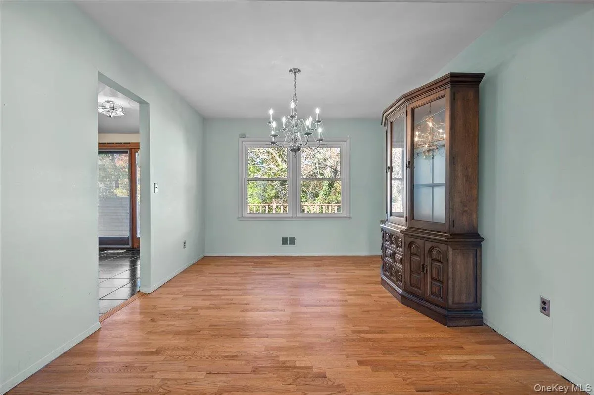 1 Daisy Court, Clarkstown, NY, 4 Bedrooms Bedrooms, 8 Rooms Rooms,2 BathroomsBathrooms,Residential,For Rent,Daisy,0,1062867 1 Daisy Court, Clarkstown, NY, 4 Bedrooms Bedrooms, 8 Rooms Rooms,2 BathroomsBathrooms,Residential,For Rent,Daisy,0,1062867