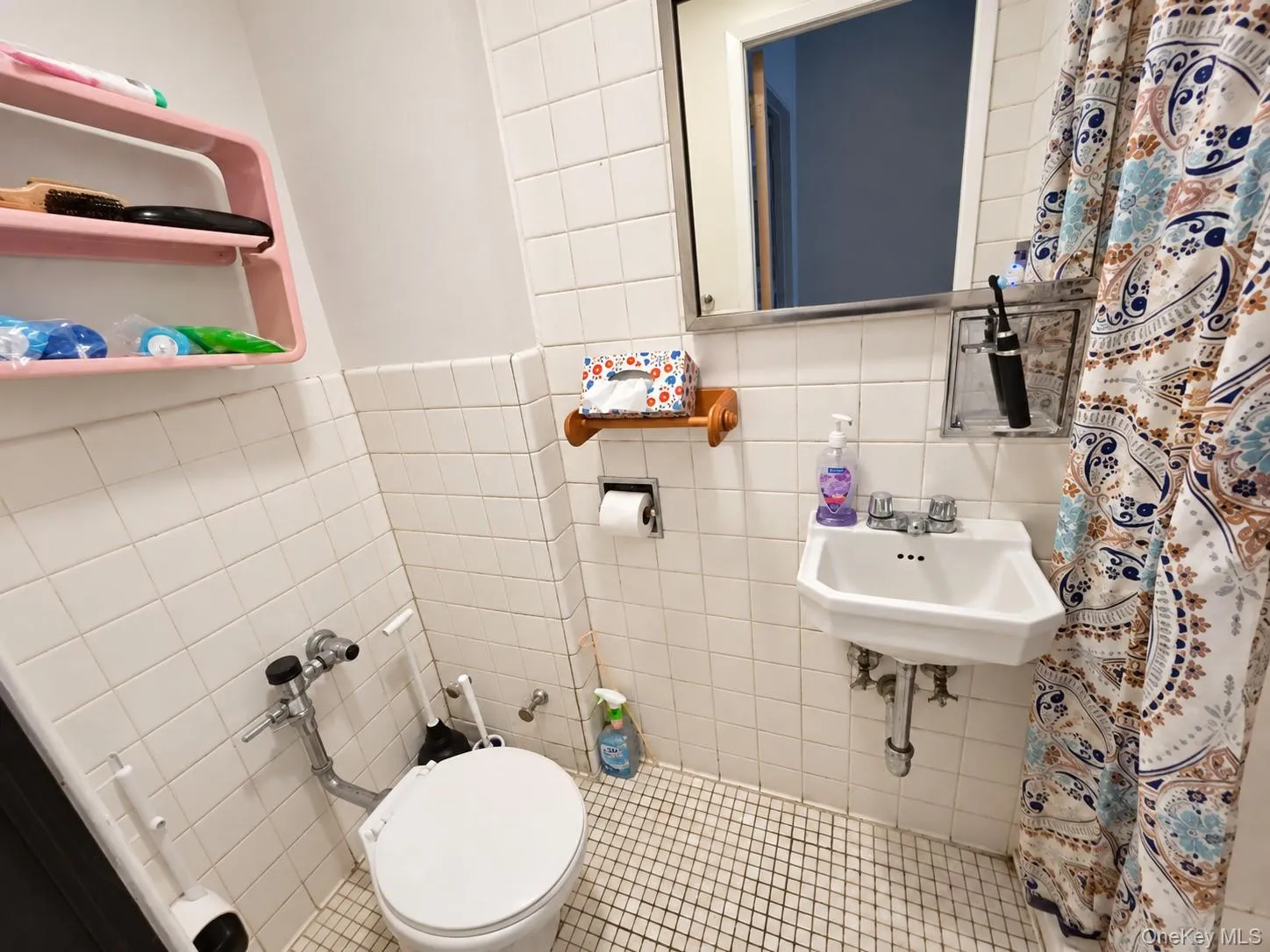 578 Remsen Avenue, New York, NY, 3 Bedrooms Bedrooms, 6 Rooms Rooms,2 BathroomsBathrooms,Residential,For Rent,Remsen,0,1062871 578 Remsen Avenue, New York, NY, 3 Bedrooms Bedrooms, 6 Rooms Rooms,2 BathroomsBathrooms,Residential,For Rent,Remsen,0,1062871