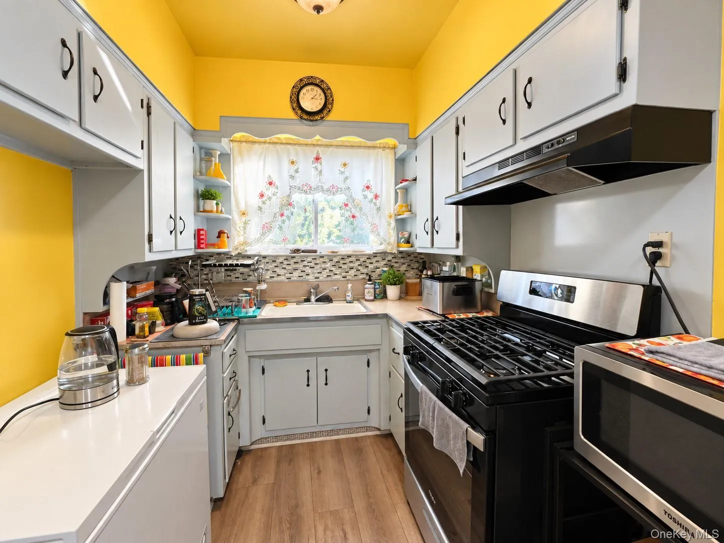 578 Remsen Avenue, New York, NY, 3 Bedrooms Bedrooms, 6 Rooms Rooms,2 BathroomsBathrooms,Residential,For Rent,Remsen,0,1062871 578 Remsen Avenue, New York, NY, 3 Bedrooms Bedrooms, 6 Rooms Rooms,2 BathroomsBathrooms,Residential,For Rent,Remsen,0,1062871