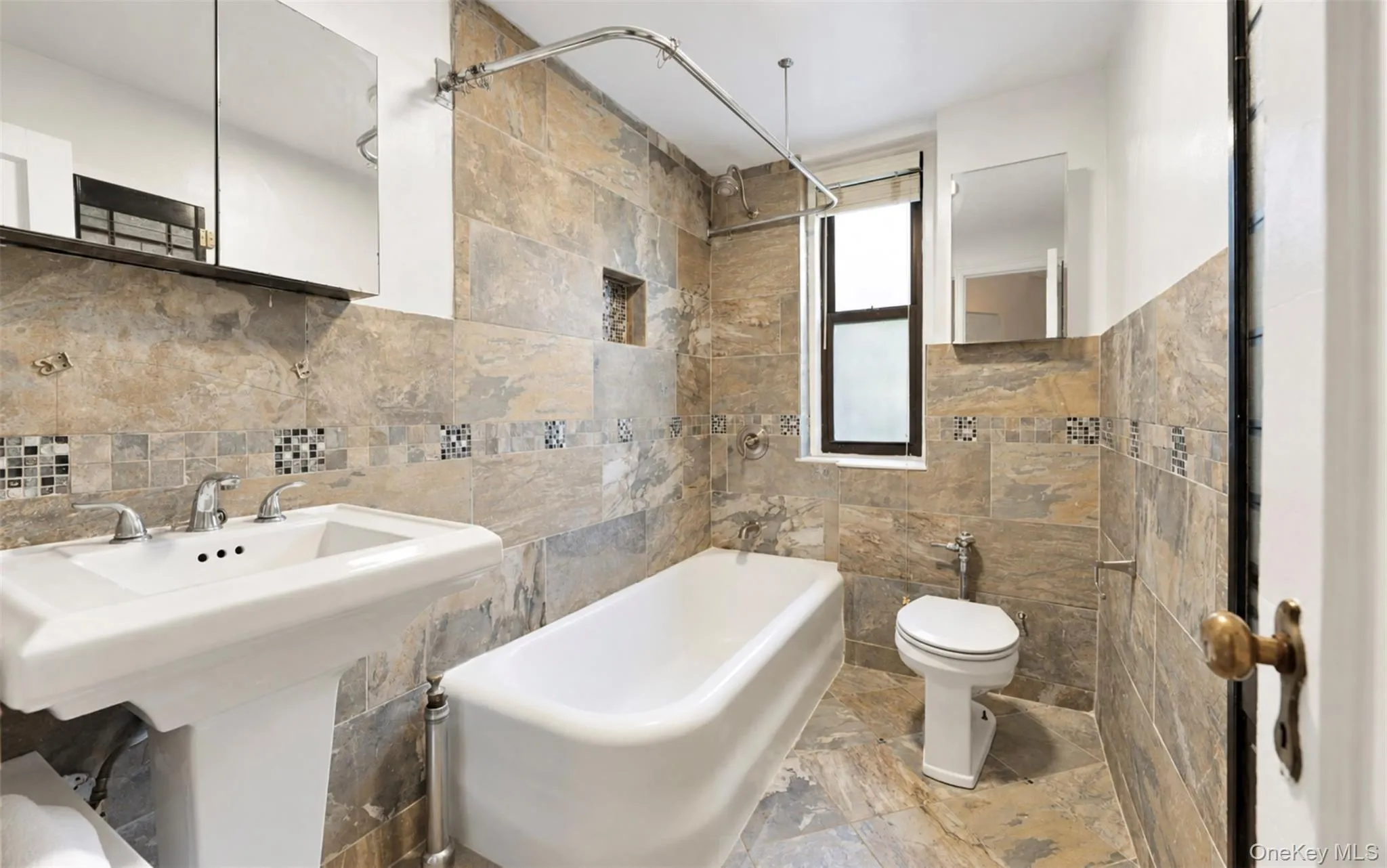 3875 Waldo Avenue, New York, NY, 2 Bedrooms Bedrooms, 5 Rooms Rooms,2 BathroomsBathrooms,Residential,For Rent,Waldo,0,1062875 3875 Waldo Avenue, New York, NY, 2 Bedrooms Bedrooms, 5 Rooms Rooms,2 BathroomsBathrooms,Residential,For Rent,Waldo,0,1062875