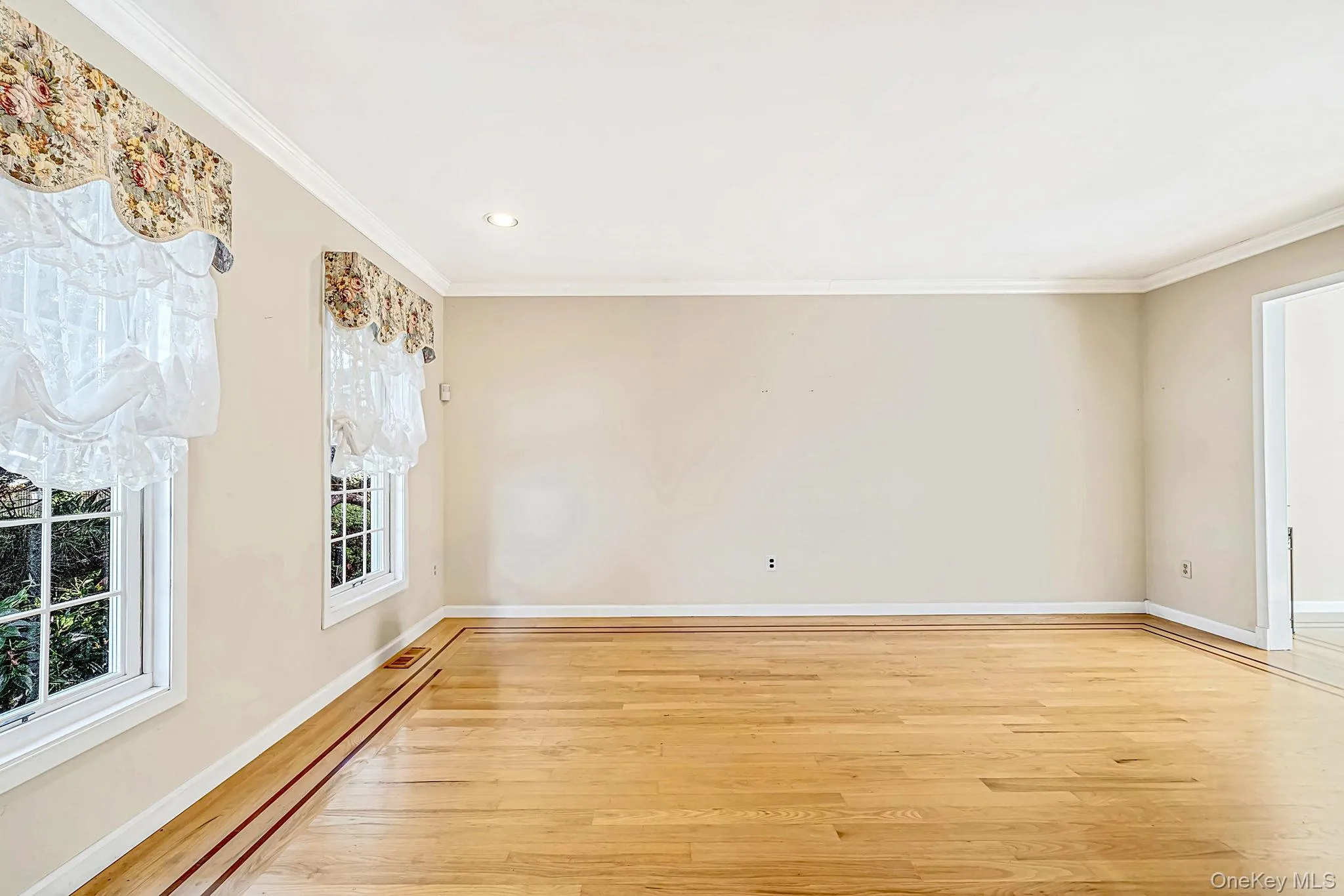 156 Jamaica Avenue, Brookhaven, NY, 4 Bedrooms Bedrooms, 10 Rooms Rooms,4 BathroomsBathrooms,Residential,For Rent,Jamaica,0,1062876 156 Jamaica Avenue, Brookhaven, NY, 4 Bedrooms Bedrooms, 10 Rooms Rooms,4 BathroomsBathrooms,Residential,For Rent,Jamaica,0,1062876