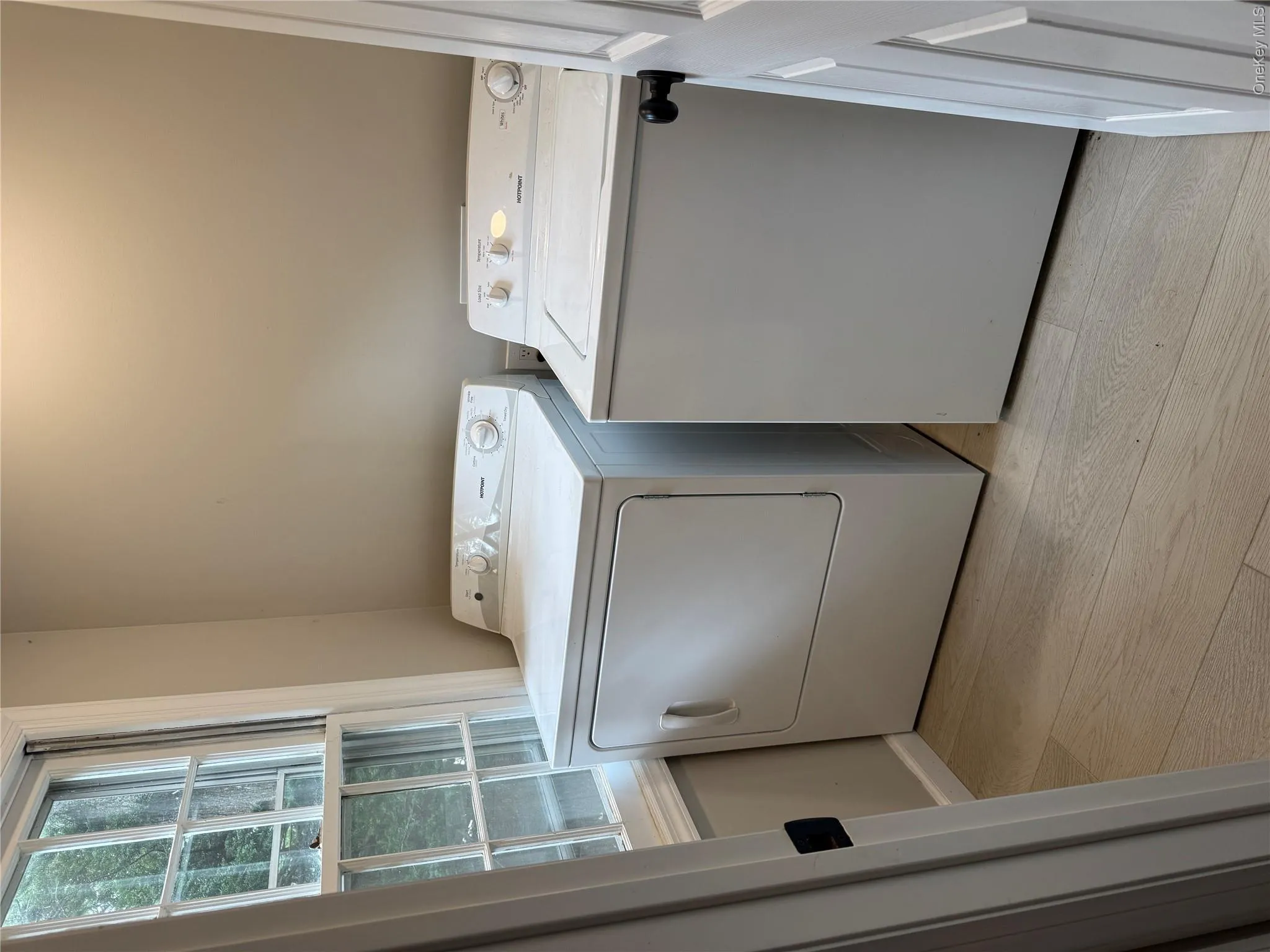 244 Berry Hill Road, Oyster Bay, NY, 2 Bedrooms Bedrooms, 5 Rooms Rooms,1 BathroomBathrooms,Residential Lease,For Rent,Berry Hill,0,1062882 244 Berry Hill Road, Oyster Bay, NY, 2 Bedrooms Bedrooms, 5 Rooms Rooms,1 BathroomBathrooms,Residential Lease,For Rent,Berry Hill,0,1062882