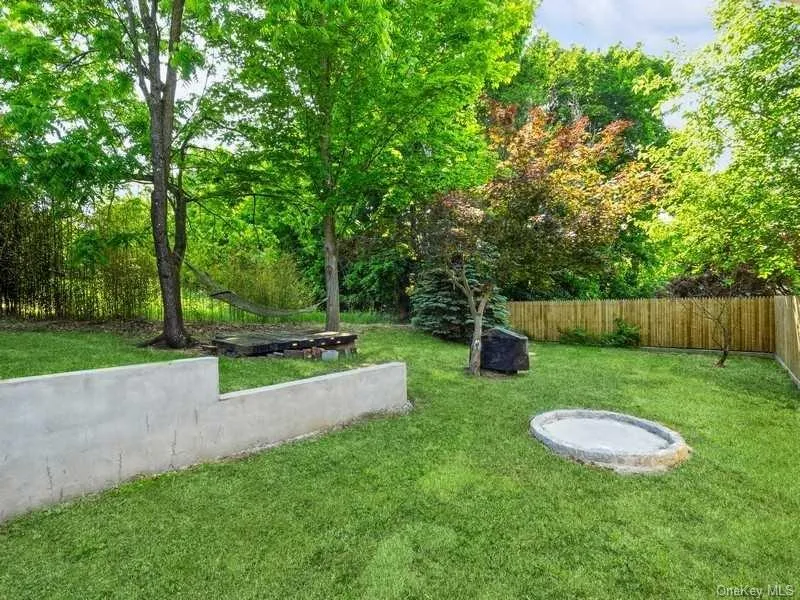 19 ANNAN Street, Beacon, NY, 1 Bedroom Bedrooms, 2 Room Rooms,1 BathroomBathrooms,Residential Lease,For Rent,ANNAN,0,1062891 19 ANNAN Street, Beacon, NY, 1 Bedroom Bedrooms, 2 Room Rooms,1 BathroomBathrooms,Residential Lease,For Rent,ANNAN,0,1062891