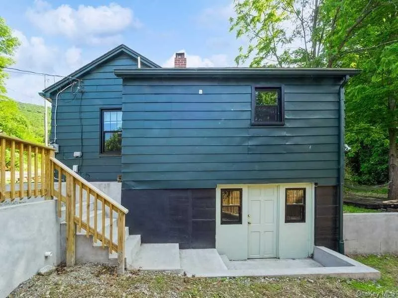 19 ANNAN Street, Beacon, NY, 1 Bedroom Bedrooms, 2 Room Rooms,1 BathroomBathrooms,Residential Lease,For Rent,ANNAN,0,1062891 19 ANNAN Street, Beacon, NY, 1 Bedroom Bedrooms, 2 Room Rooms,1 BathroomBathrooms,Residential Lease,For Rent,ANNAN,0,1062891