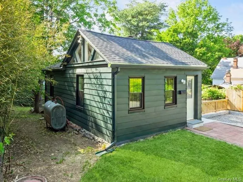 19 ANNAN Street, Beacon, NY, 1 Bedroom Bedrooms, 2 Room Rooms,1 BathroomBathrooms,Residential Lease,For Rent,ANNAN,0,1062891 19 ANNAN Street, Beacon, NY, 1 Bedroom Bedrooms, 2 Room Rooms,1 BathroomBathrooms,Residential Lease,For Rent,ANNAN,0,1062891
