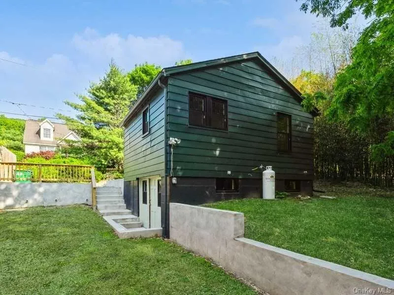 19 ANNAN Street, Beacon, NY, 1 Bedroom Bedrooms, 2 Room Rooms,1 BathroomBathrooms,Residential Lease,For Rent,ANNAN,0,1062891 19 ANNAN Street, Beacon, NY, 1 Bedroom Bedrooms, 2 Room Rooms,1 BathroomBathrooms,Residential Lease,For Rent,ANNAN,0,1062891