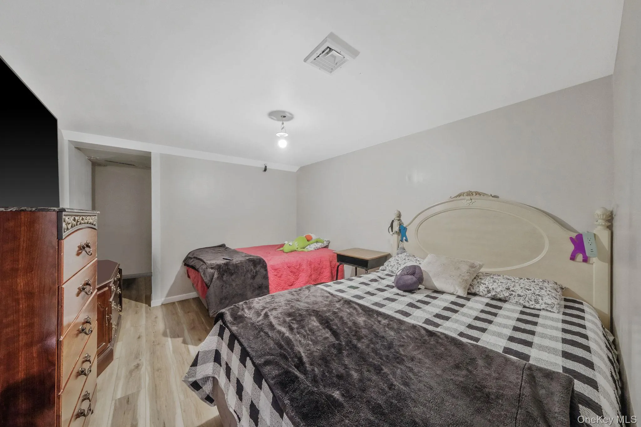 231 Woodside Avenue, Brookhaven, NY, 4 Bedrooms Bedrooms, 8 Rooms Rooms,2 BathroomsBathrooms,Residential,For Rent,Woodside,0,1062896 231 Woodside Avenue, Brookhaven, NY, 4 Bedrooms Bedrooms, 8 Rooms Rooms,2 BathroomsBathrooms,Residential,For Rent,Woodside,0,1062896
