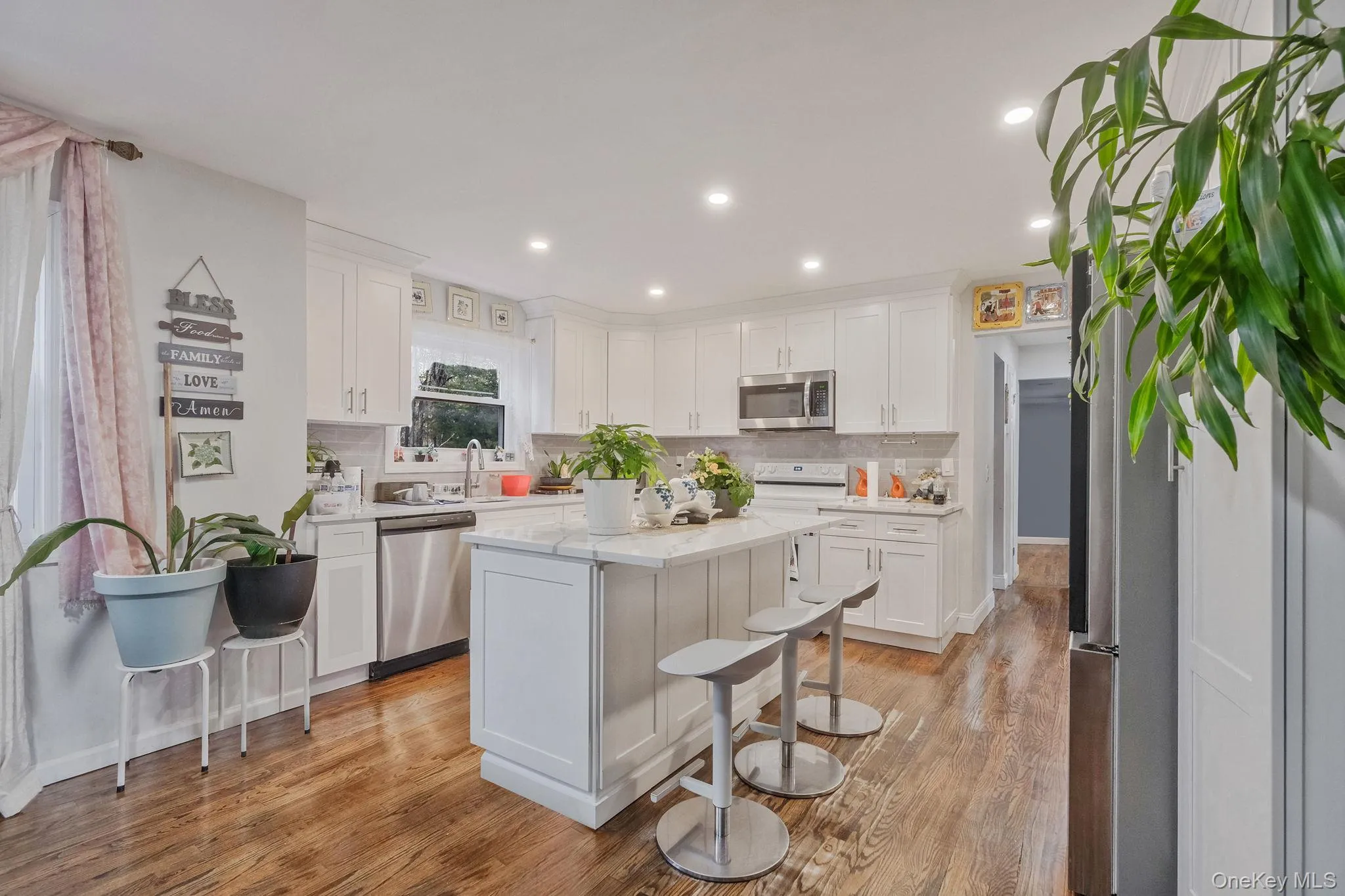 231 Woodside Avenue, Brookhaven, NY, 4 Bedrooms Bedrooms, 8 Rooms Rooms,2 BathroomsBathrooms,Residential,For Rent,Woodside,0,1062896 231 Woodside Avenue, Brookhaven, NY, 4 Bedrooms Bedrooms, 8 Rooms Rooms,2 BathroomsBathrooms,Residential,For Rent,Woodside,0,1062896