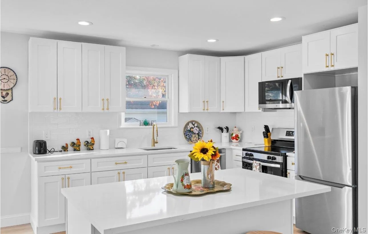 24 Lavender Road, Brookhaven, NY, 5 Bedrooms Bedrooms, 8 Rooms Rooms,3 BathroomsBathrooms,Residential,For Rent,Lavender,0,1062904 24 Lavender Road, Brookhaven, NY, 5 Bedrooms Bedrooms, 8 Rooms Rooms,3 BathroomsBathrooms,Residential,For Rent,Lavender,0,1062904