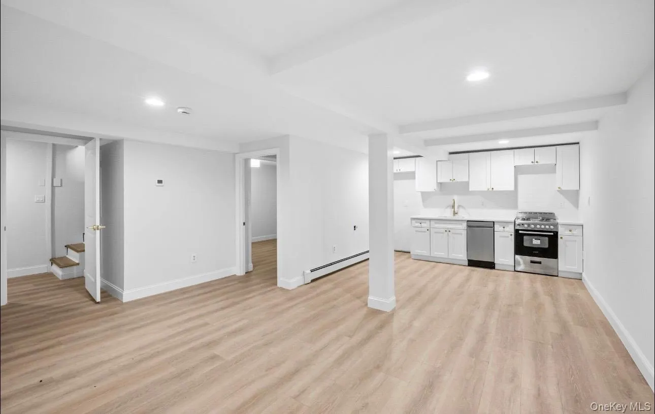 24 Lavender Road, Brookhaven, NY, 5 Bedrooms Bedrooms, 8 Rooms Rooms,3 BathroomsBathrooms,Residential,For Rent,Lavender,0,1062904 24 Lavender Road, Brookhaven, NY, 5 Bedrooms Bedrooms, 8 Rooms Rooms,3 BathroomsBathrooms,Residential,For Rent,Lavender,0,1062904