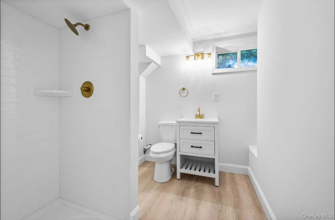 24 Lavender Road, Brookhaven, NY, 5 Bedrooms Bedrooms, 8 Rooms Rooms,3 BathroomsBathrooms,Residential,For Rent,Lavender,0,1062904 24 Lavender Road, Brookhaven, NY, 5 Bedrooms Bedrooms, 8 Rooms Rooms,3 BathroomsBathrooms,Residential,For Rent,Lavender,0,1062904