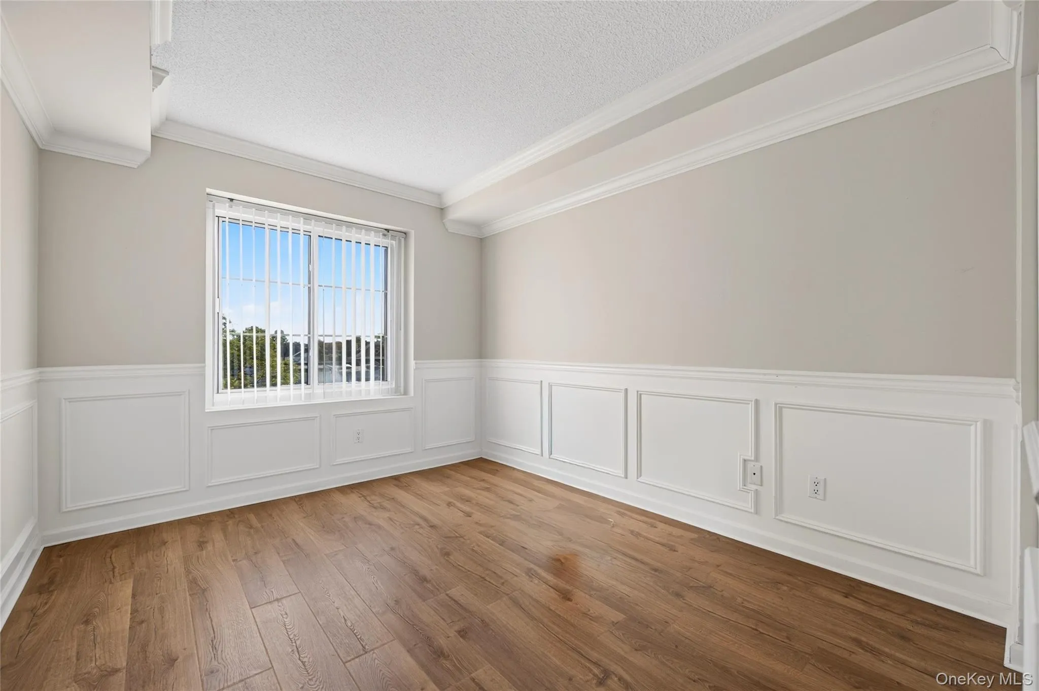 242 Maple Avenue, North Hempstead, NY, 2 Bedrooms Bedrooms, 5 Rooms Rooms,2 BathroomsBathrooms,Residential Lease,For Rent,Maple,0,1062910 242 Maple Avenue, North Hempstead, NY, 2 Bedrooms Bedrooms, 5 Rooms Rooms,2 BathroomsBathrooms,Residential Lease,For Rent,Maple,0,1062910