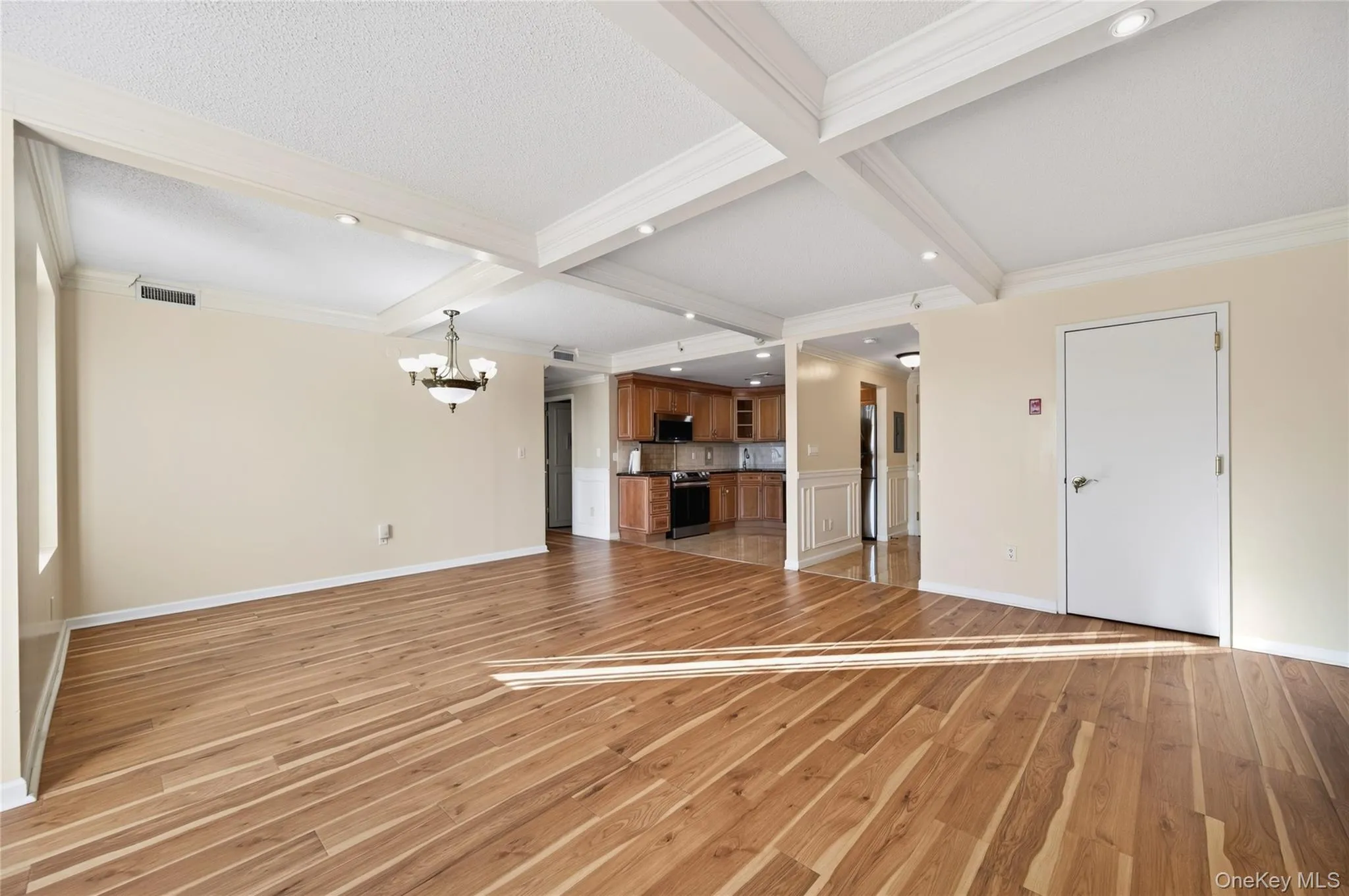 242 Maple Avenue, North Hempstead, NY, 2 Bedrooms Bedrooms, 5 Rooms Rooms,2 BathroomsBathrooms,Residential Lease,For Rent,Maple,0,1062910 242 Maple Avenue, North Hempstead, NY, 2 Bedrooms Bedrooms, 5 Rooms Rooms,2 BathroomsBathrooms,Residential Lease,For Rent,Maple,0,1062910