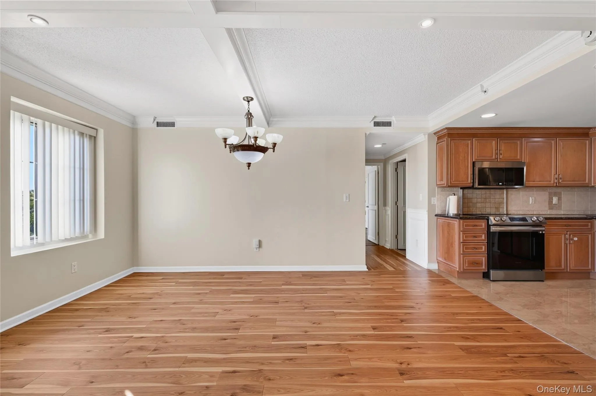 242 Maple Avenue, North Hempstead, NY, 2 Bedrooms Bedrooms, 5 Rooms Rooms,2 BathroomsBathrooms,Residential Lease,For Rent,Maple,0,1062910 242 Maple Avenue, North Hempstead, NY, 2 Bedrooms Bedrooms, 5 Rooms Rooms,2 BathroomsBathrooms,Residential Lease,For Rent,Maple,0,1062910