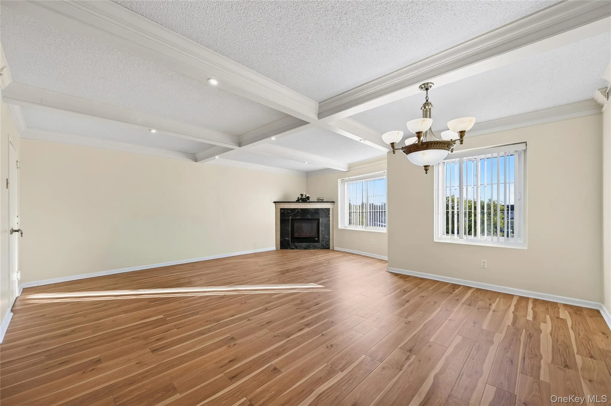242 Maple Avenue, North Hempstead, NY, 2 Bedrooms Bedrooms, 5 Rooms Rooms,2 BathroomsBathrooms,Residential Lease,For Rent,Maple,0,1062910 242 Maple Avenue, North Hempstead, NY, 2 Bedrooms Bedrooms, 5 Rooms Rooms,2 BathroomsBathrooms,Residential Lease,For Rent,Maple,0,1062910