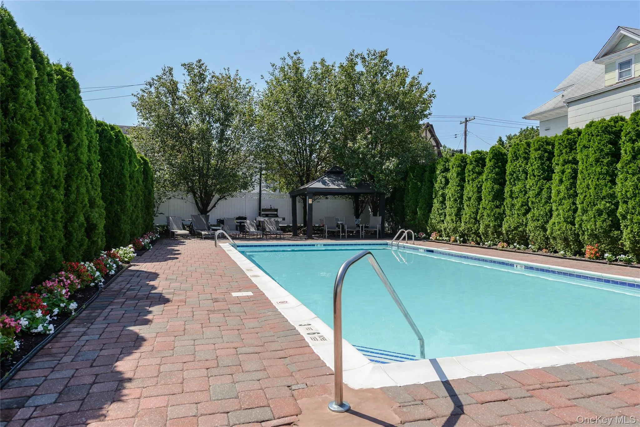 242 Maple Avenue, North Hempstead, NY, 2 Bedrooms Bedrooms, 5 Rooms Rooms,2 BathroomsBathrooms,Residential Lease,For Rent,Maple,0,1062910 242 Maple Avenue, North Hempstead, NY, 2 Bedrooms Bedrooms, 5 Rooms Rooms,2 BathroomsBathrooms,Residential Lease,For Rent,Maple,0,1062910