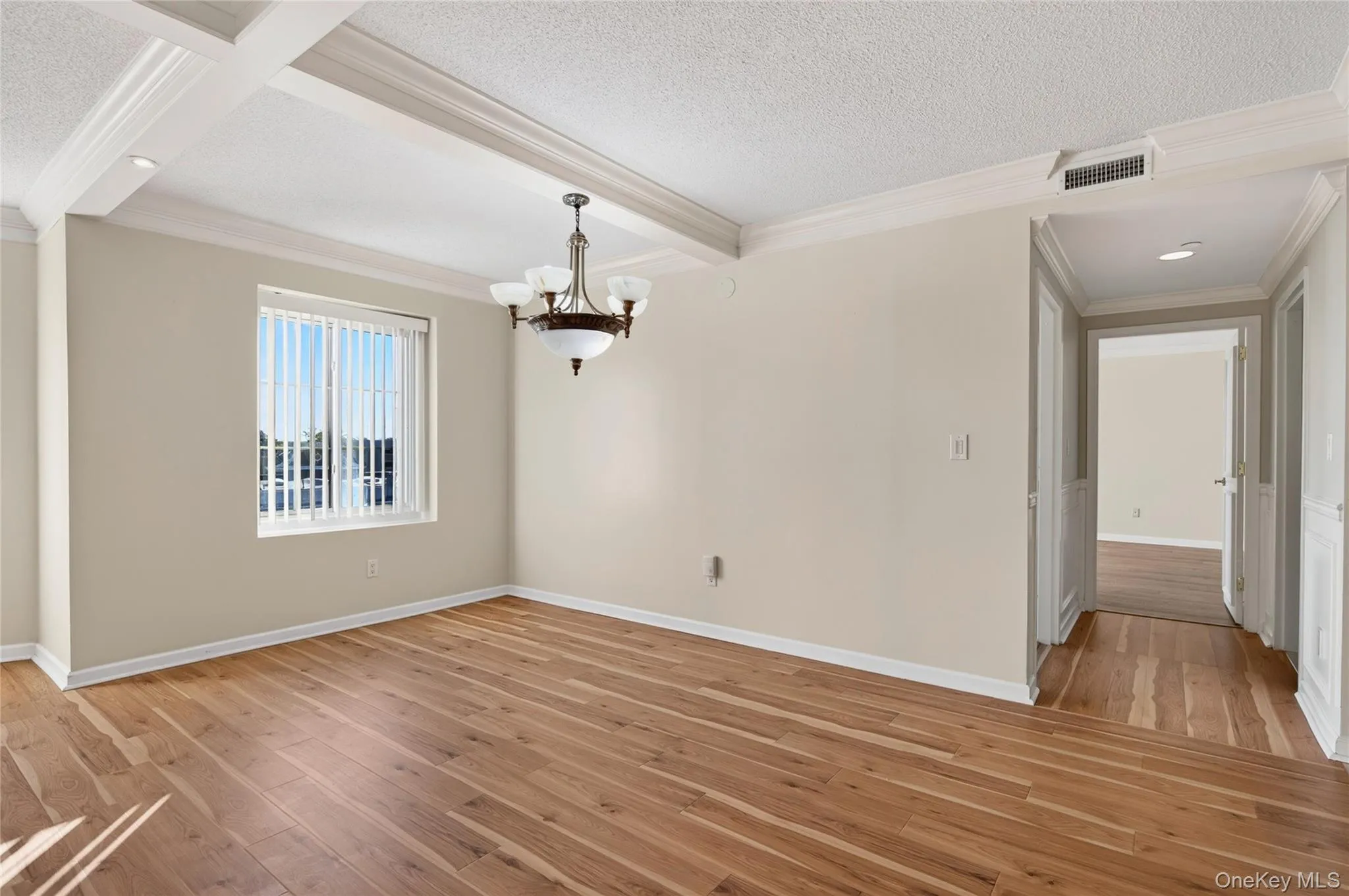 242 Maple Avenue, North Hempstead, NY, 2 Bedrooms Bedrooms, 5 Rooms Rooms,2 BathroomsBathrooms,Residential Lease,For Rent,Maple,0,1062910 242 Maple Avenue, North Hempstead, NY, 2 Bedrooms Bedrooms, 5 Rooms Rooms,2 BathroomsBathrooms,Residential Lease,For Rent,Maple,0,1062910