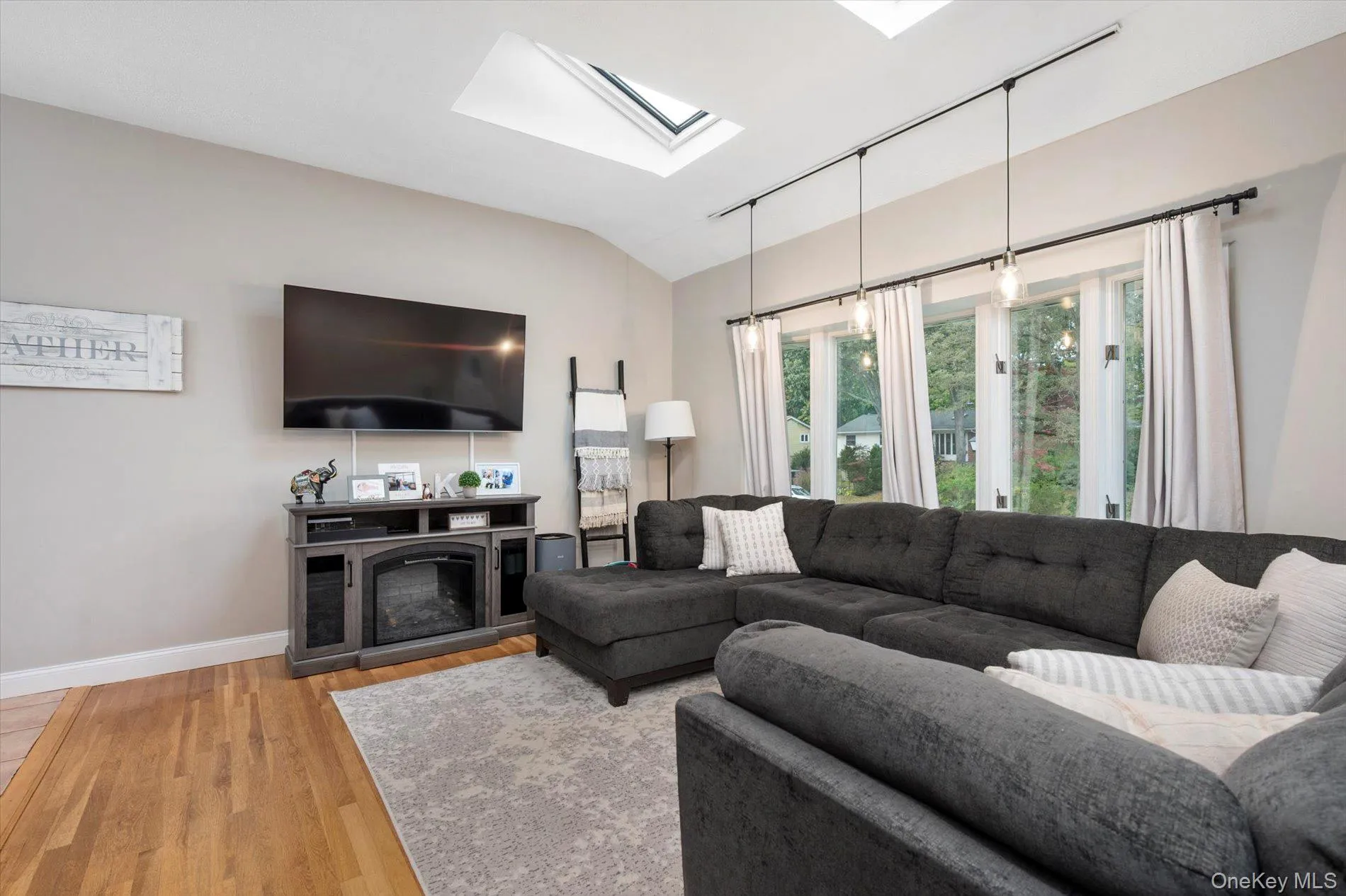 46 Parnell Drive, Smithtown, NY, 4 Bedrooms Bedrooms, 8 Rooms Rooms,2 BathroomsBathrooms,Residential,For Rent,Parnell,0,1062916 46 Parnell Drive, Smithtown, NY, 4 Bedrooms Bedrooms, 8 Rooms Rooms,2 BathroomsBathrooms,Residential,For Rent,Parnell,0,1062916
