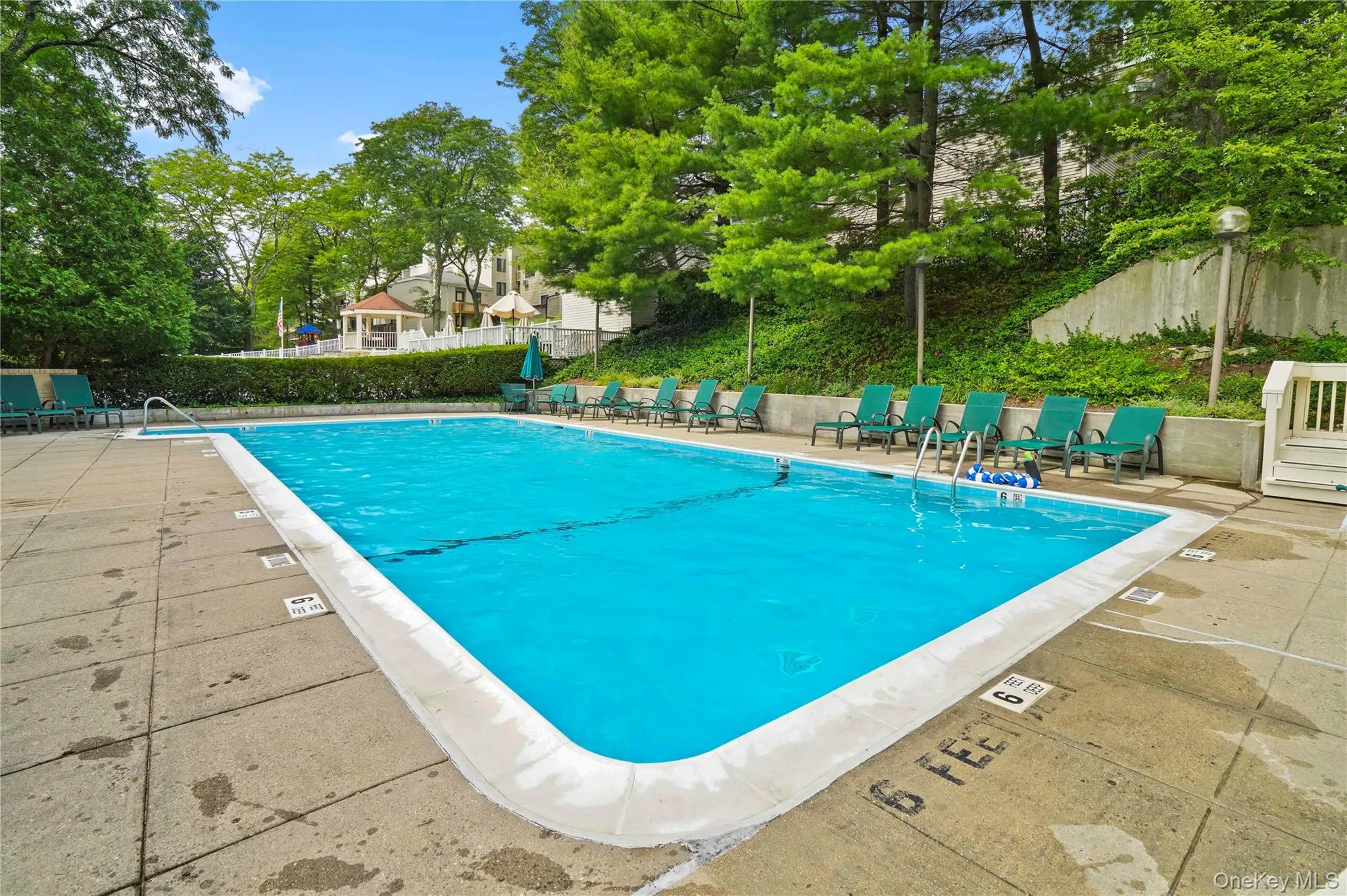 Large and well maintained. Large and well maintained.