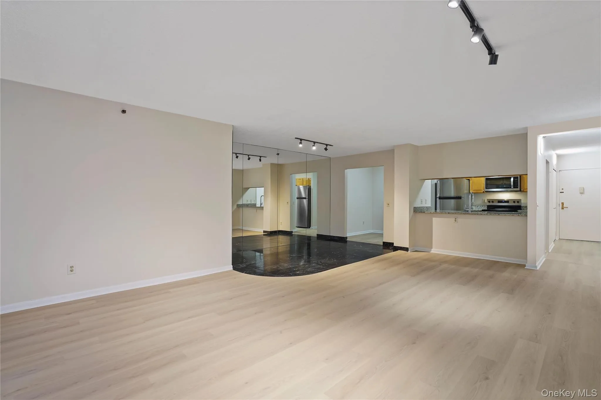 25 Rockledge Avenue, White Plains, NY, 1 Bedroom Bedrooms, 5 Rooms Rooms,1 BathroomBathrooms,Residential Lease,For Rent,Rockledge,0,1062921 25 Rockledge Avenue, White Plains, NY, 1 Bedroom Bedrooms, 5 Rooms Rooms,1 BathroomBathrooms,Residential Lease,For Rent,Rockledge,0,1062921