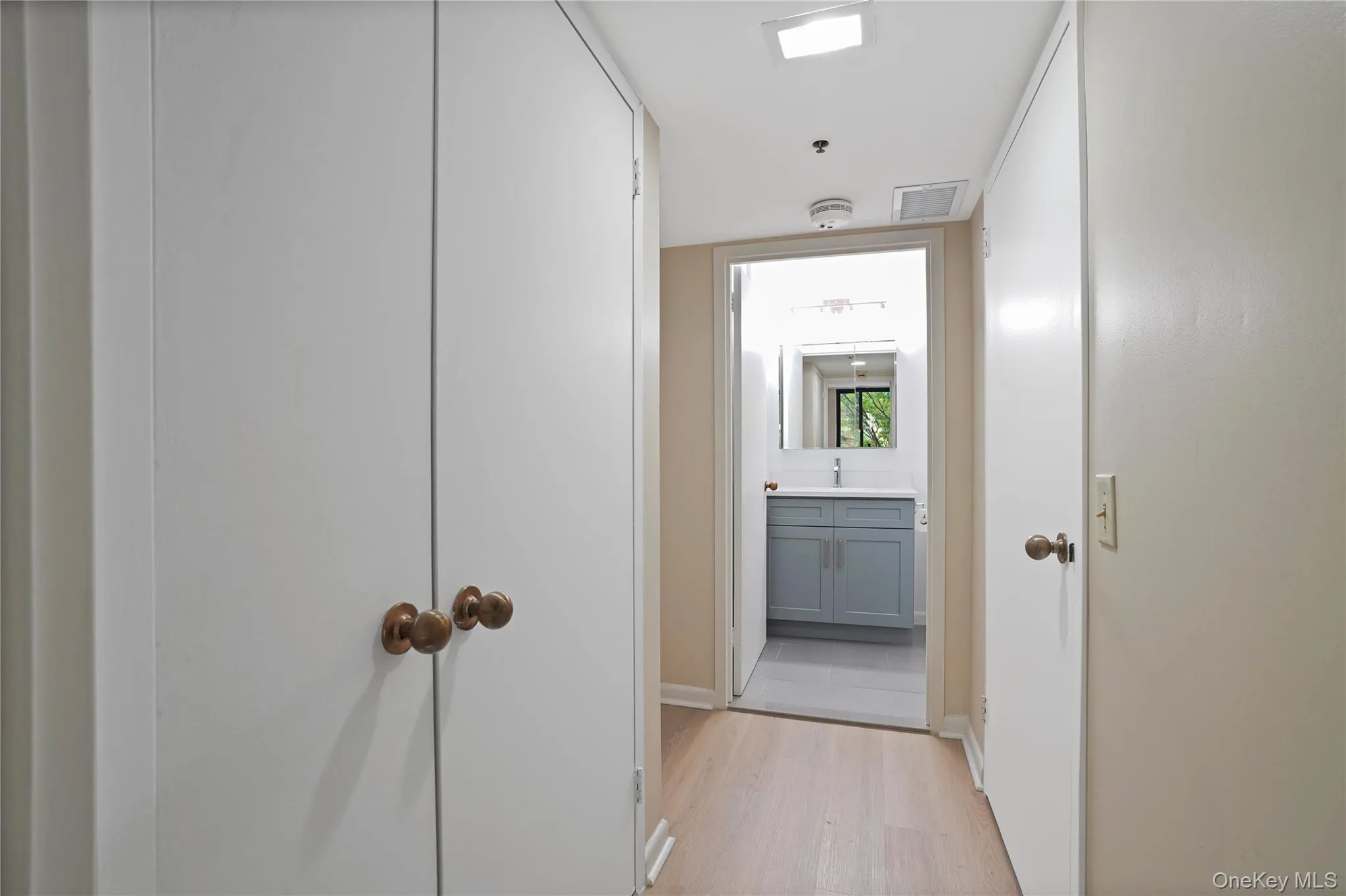 25 Rockledge Avenue, White Plains, NY, 1 Bedroom Bedrooms, 5 Rooms Rooms,1 BathroomBathrooms,Residential Lease,For Rent,Rockledge,0,1062921 25 Rockledge Avenue, White Plains, NY, 1 Bedroom Bedrooms, 5 Rooms Rooms,1 BathroomBathrooms,Residential Lease,For Rent,Rockledge,0,1062921