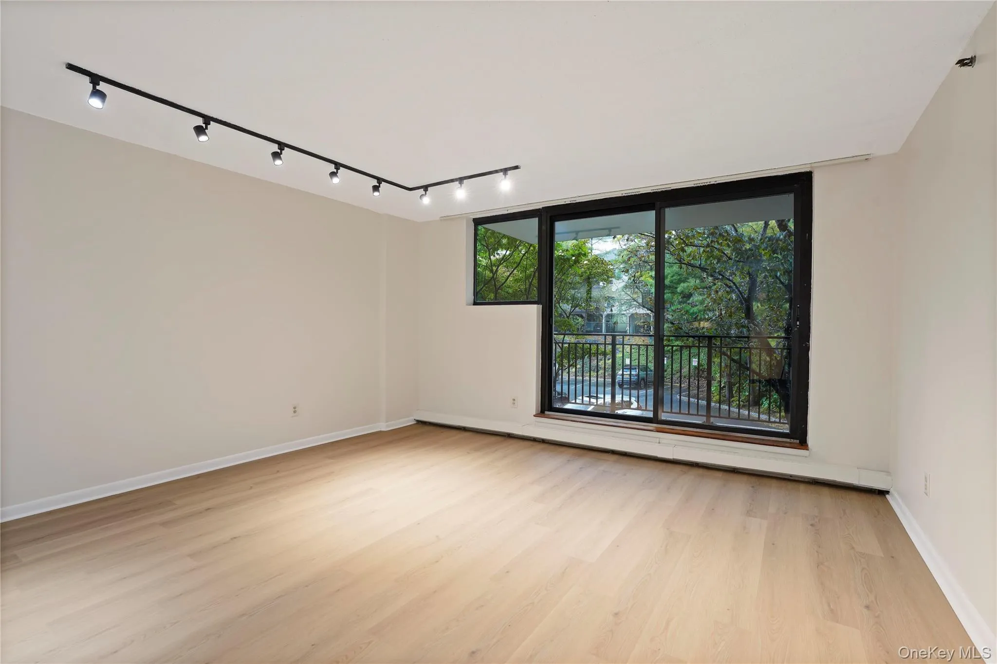 25 Rockledge Avenue, White Plains, NY, 1 Bedroom Bedrooms, 5 Rooms Rooms,1 BathroomBathrooms,Residential Lease,For Rent,Rockledge,0,1062921 25 Rockledge Avenue, White Plains, NY, 1 Bedroom Bedrooms, 5 Rooms Rooms,1 BathroomBathrooms,Residential Lease,For Rent,Rockledge,0,1062921