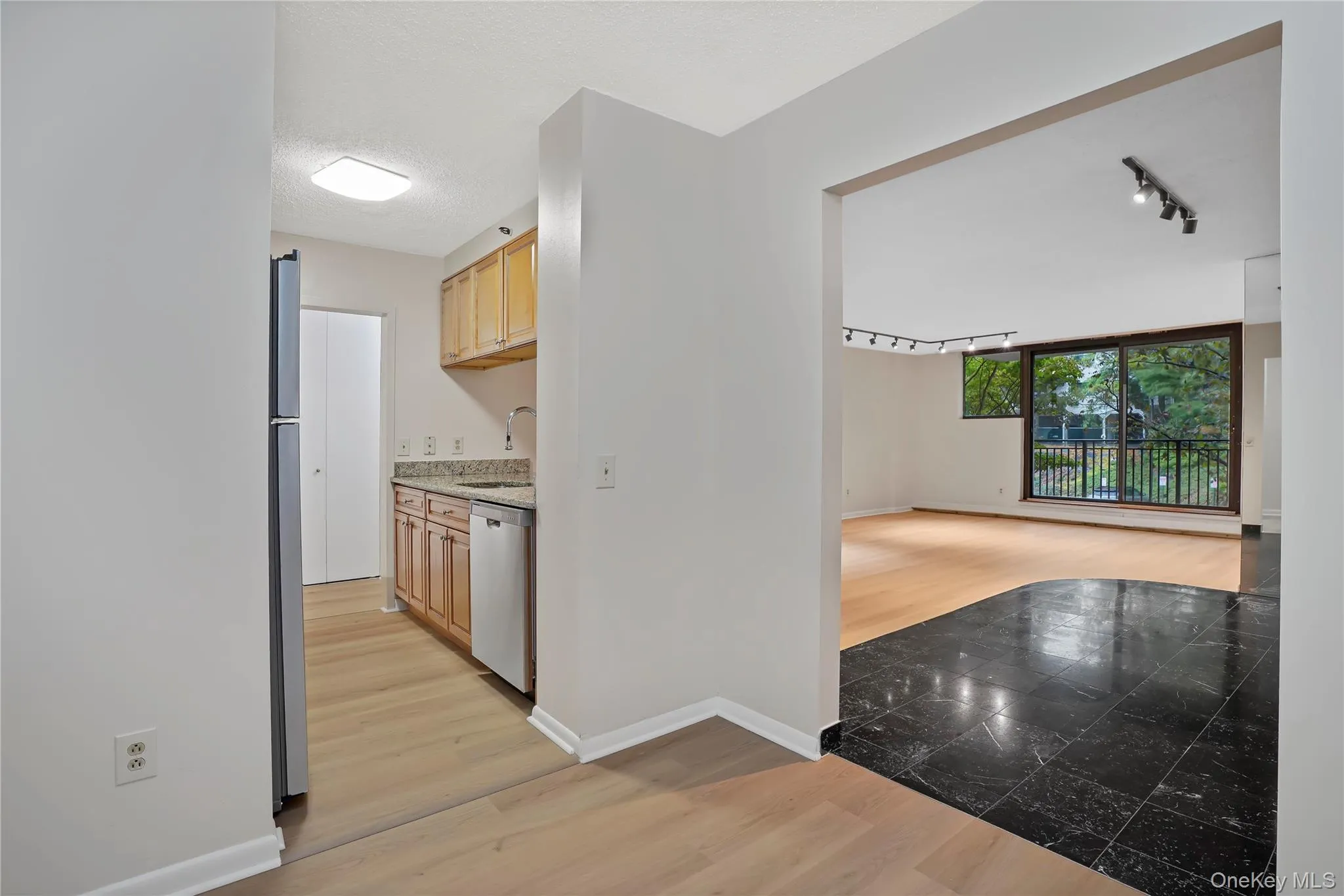 25 Rockledge Avenue, White Plains, NY, 1 Bedroom Bedrooms, 5 Rooms Rooms,1 BathroomBathrooms,Residential Lease,For Rent,Rockledge,0,1062921 25 Rockledge Avenue, White Plains, NY, 1 Bedroom Bedrooms, 5 Rooms Rooms,1 BathroomBathrooms,Residential Lease,For Rent,Rockledge,0,1062921