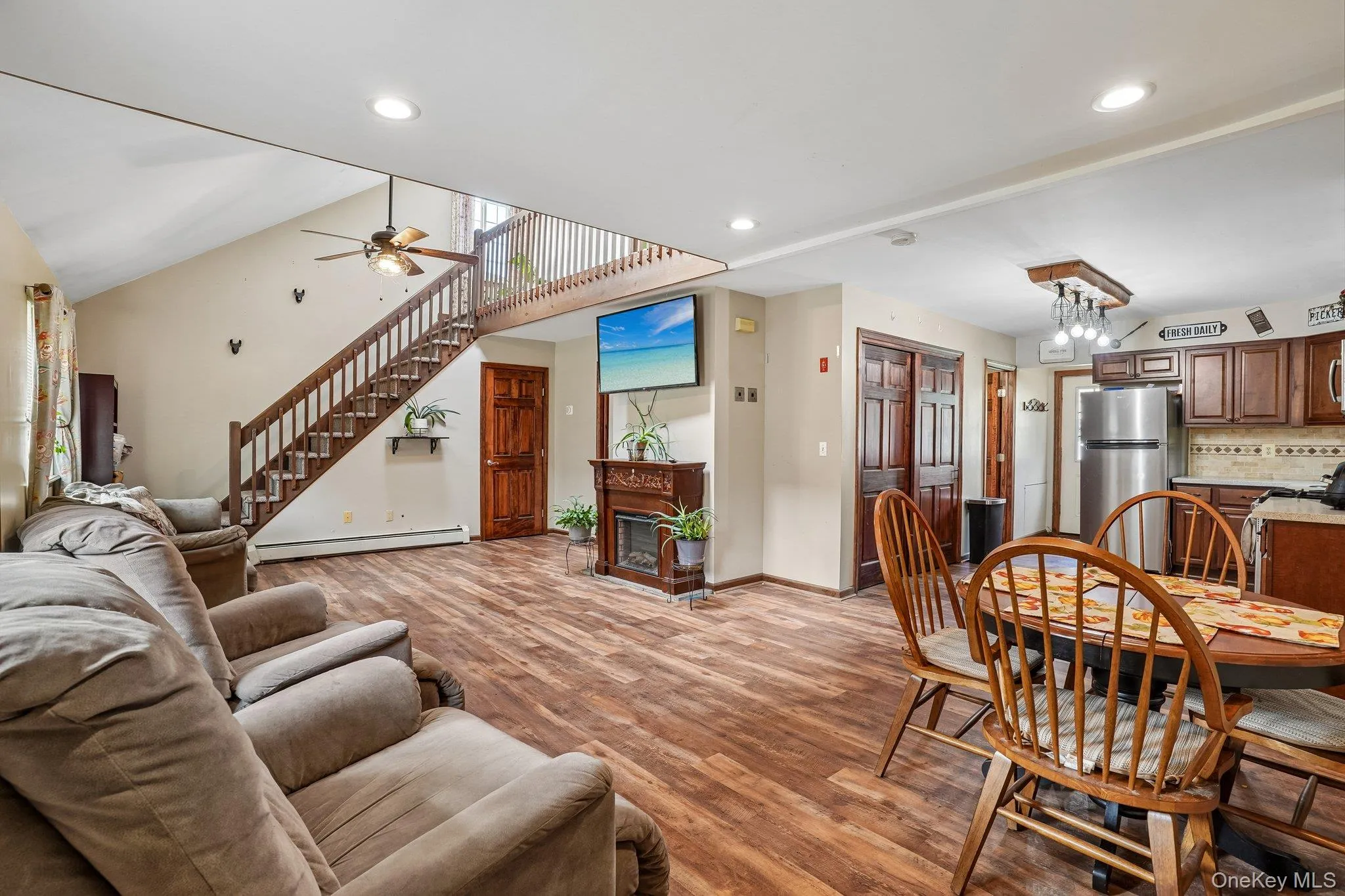 88 Golden Hill Avenue, Goshen, NY, 3 Bedrooms Bedrooms, 8 Rooms Rooms,2 BathroomsBathrooms,Residential,For Rent,Golden Hill,0,1062941 88 Golden Hill Avenue, Goshen, NY, 3 Bedrooms Bedrooms, 8 Rooms Rooms,2 BathroomsBathrooms,Residential,For Rent,Golden Hill,0,1062941