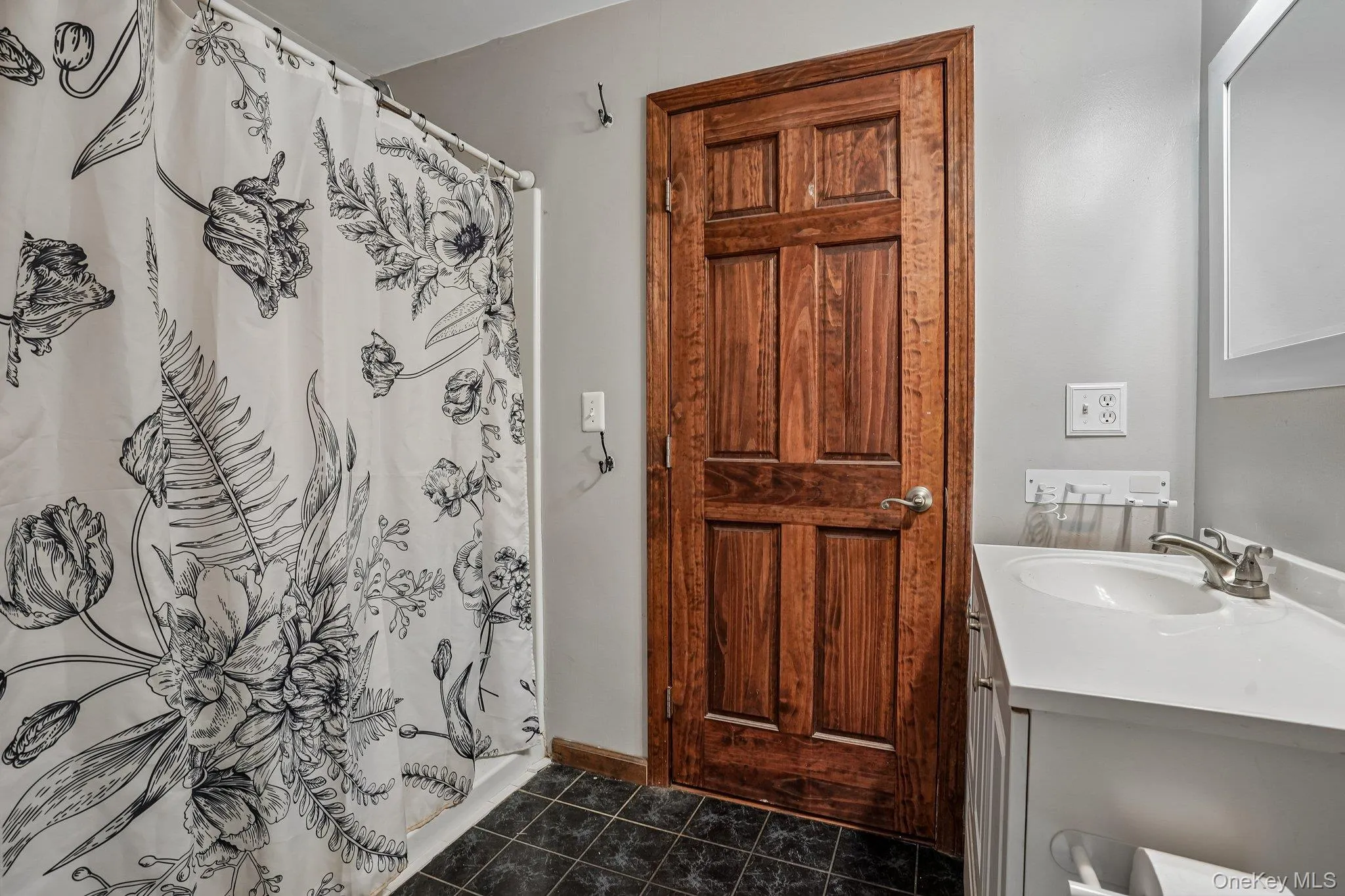 88 Golden Hill Avenue, Goshen, NY, 3 Bedrooms Bedrooms, 8 Rooms Rooms,2 BathroomsBathrooms,Residential,For Rent,Golden Hill,0,1062941 88 Golden Hill Avenue, Goshen, NY, 3 Bedrooms Bedrooms, 8 Rooms Rooms,2 BathroomsBathrooms,Residential,For Rent,Golden Hill,0,1062941