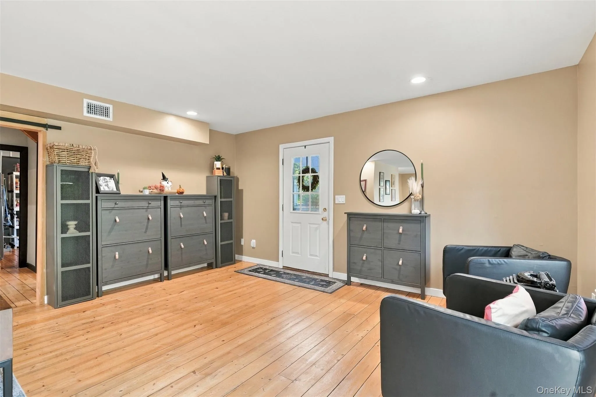 49 Weeks Avenue, Cornwall, NY, 2 Bedrooms Bedrooms, 6 Rooms Rooms,2 BathroomsBathrooms,Residential,For Rent,Weeks,0,1062960 49 Weeks Avenue, Cornwall, NY, 2 Bedrooms Bedrooms, 6 Rooms Rooms,2 BathroomsBathrooms,Residential,For Rent,Weeks,0,1062960