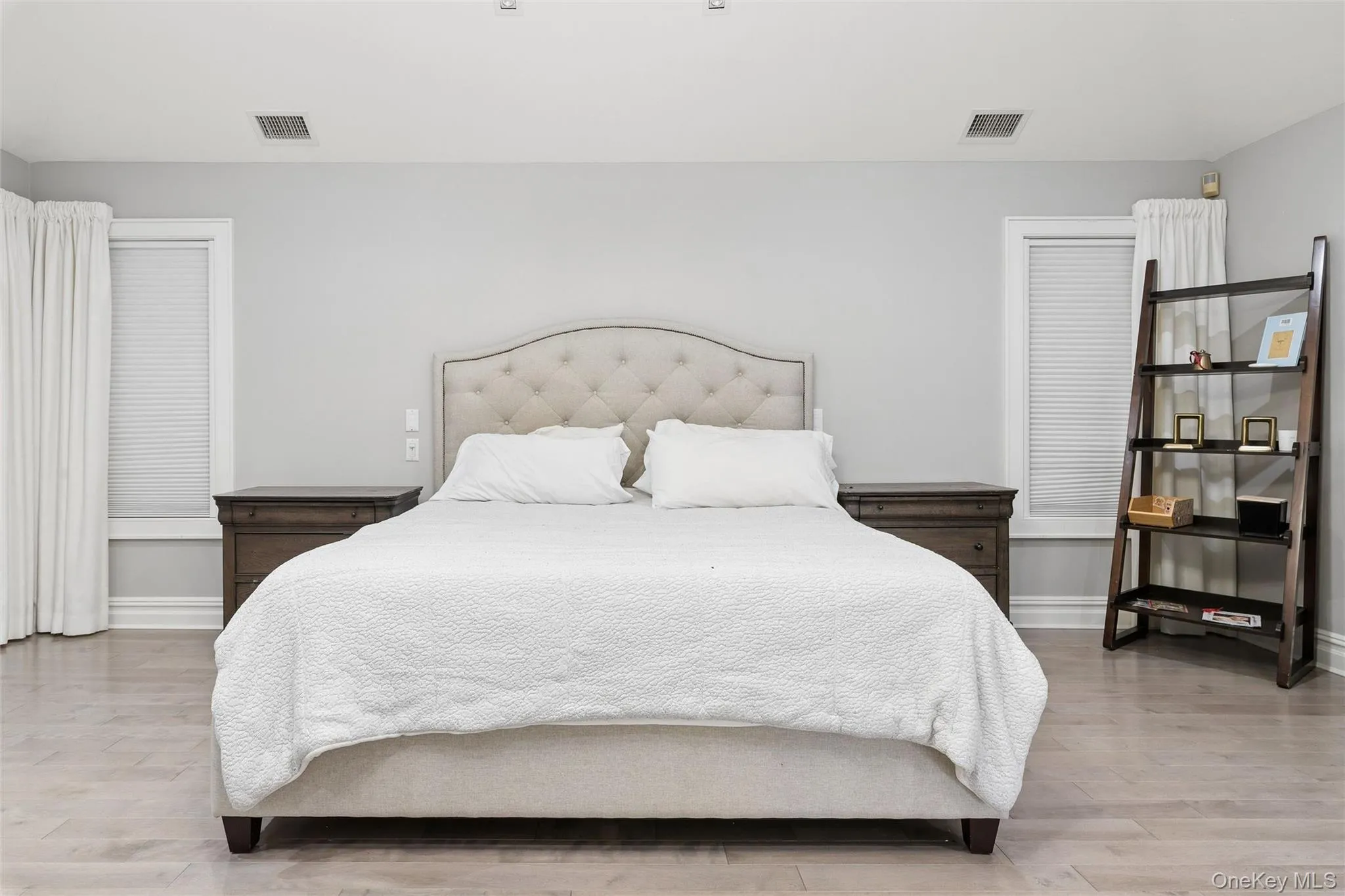 6 Chauncey Place, Oyster Bay, NY, 5 Bedrooms Bedrooms, 10 Rooms Rooms,3 BathroomsBathrooms,Residential,For Rent,Chauncey,0,1062978 6 Chauncey Place, Oyster Bay, NY, 5 Bedrooms Bedrooms, 10 Rooms Rooms,3 BathroomsBathrooms,Residential,For Rent,Chauncey,0,1062978