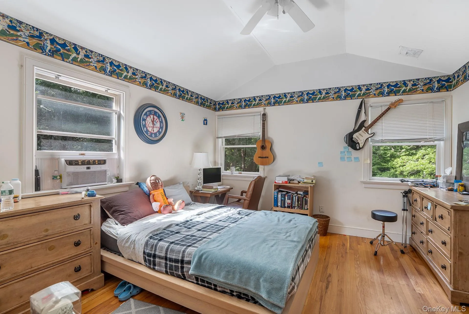 10 Harbor Street, East Hampton, New York 11937
