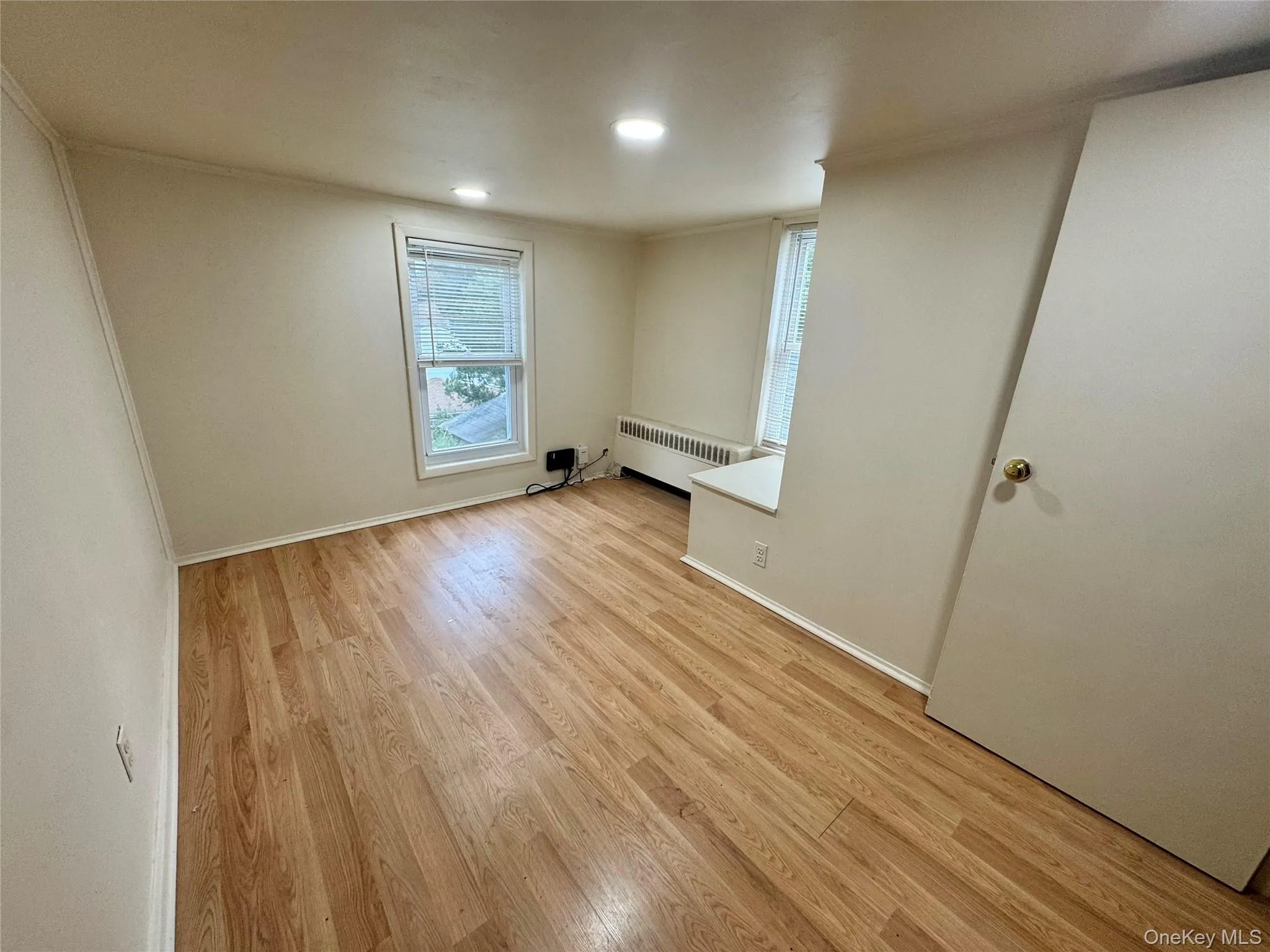 11 Lee Court, North Hempstead, NY, 2 Bedroom Bedrooms, 5 Room Rooms,1 BathroomBathrooms,Residential Lease,For Rent,Lee,0,1062988 11 Lee Court, North Hempstead, NY, 2 Bedroom Bedrooms, 5 Room Rooms,1 BathroomBathrooms,Residential Lease,For Rent,Lee,0,1062988