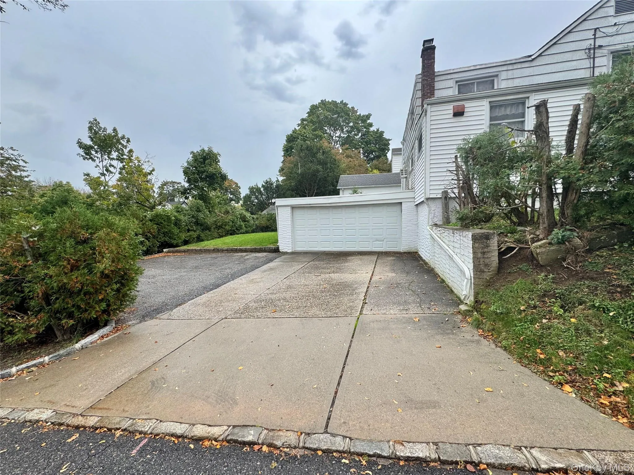 11 Lee Court, North Hempstead, NY, 2 Bedroom Bedrooms, 5 Room Rooms,1 BathroomBathrooms,Residential Lease,For Rent,Lee,0,1062988 11 Lee Court, North Hempstead, NY, 2 Bedroom Bedrooms, 5 Room Rooms,1 BathroomBathrooms,Residential Lease,For Rent,Lee,0,1062988
