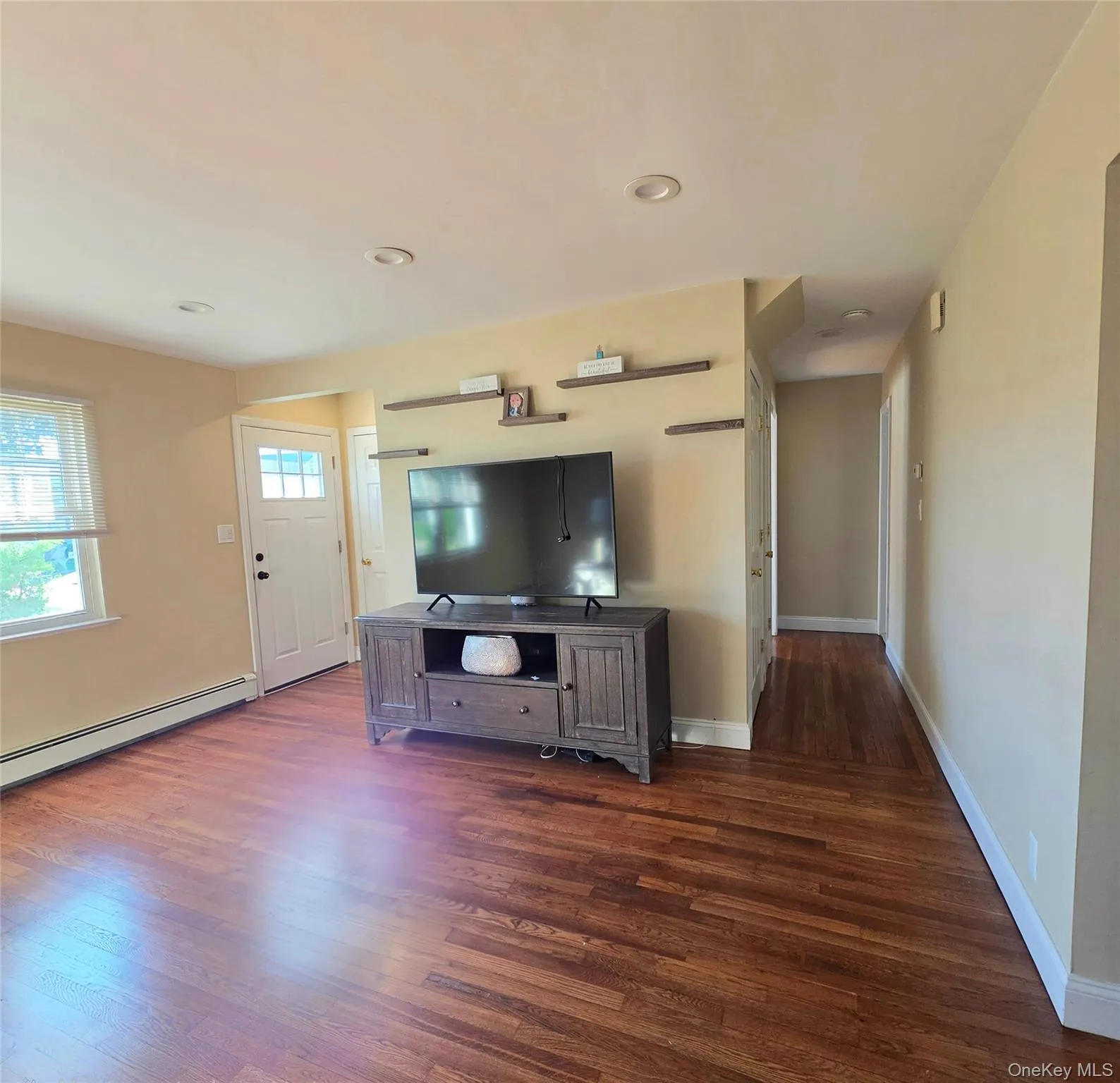 882 Leeds Court, Hempstead, NY, 3 Bedroom Bedrooms, 6 Room Rooms,1 BathroomBathrooms,Residential Lease,For Rent,Leeds,0,1063003 882 Leeds Court, Hempstead, NY, 3 Bedroom Bedrooms, 6 Room Rooms,1 BathroomBathrooms,Residential Lease,For Rent,Leeds,0,1063003