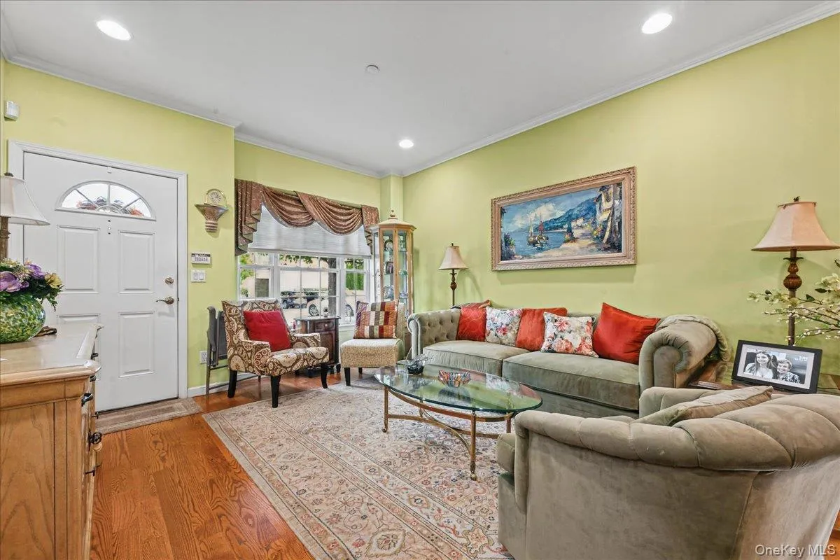156 Spring Drive, Hempstead, NY, 2 Bedrooms Bedrooms, 5 Rooms Rooms,2 BathroomsBathrooms,Residential,For Rent,Spring,0,1063005 156 Spring Drive, Hempstead, NY, 2 Bedrooms Bedrooms, 5 Rooms Rooms,2 BathroomsBathrooms,Residential,For Rent,Spring,0,1063005