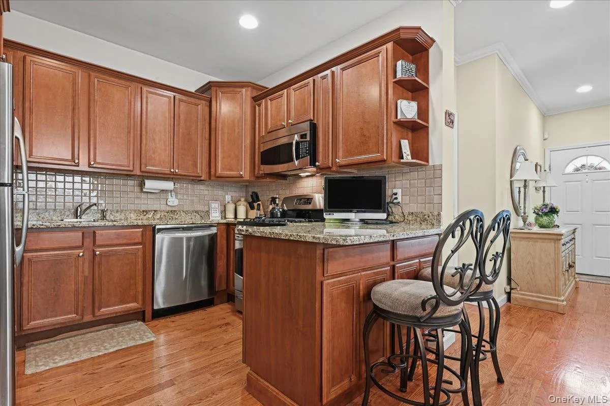 156 Spring Drive, Hempstead, NY, 2 Bedrooms Bedrooms, 5 Rooms Rooms,2 BathroomsBathrooms,Residential,For Rent,Spring,0,1063005 156 Spring Drive, Hempstead, NY, 2 Bedrooms Bedrooms, 5 Rooms Rooms,2 BathroomsBathrooms,Residential,For Rent,Spring,0,1063005