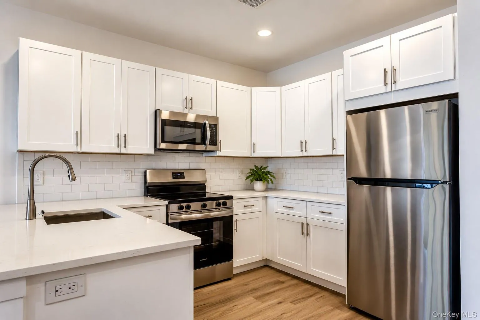 249 Drexel Avenue, North Hempstead, NY, 1 Bedroom Bedrooms, 4 Rooms Rooms,1 BathroomBathrooms,Residential Lease,For Rent,Drexel,0,1063007 249 Drexel Avenue, North Hempstead, NY, 1 Bedroom Bedrooms, 4 Rooms Rooms,1 BathroomBathrooms,Residential Lease,For Rent,Drexel,0,1063007